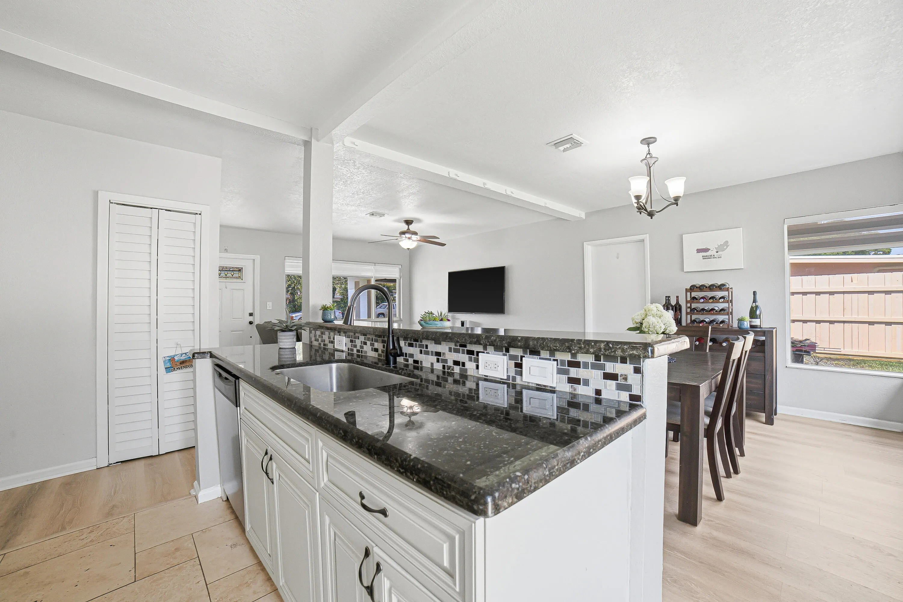 1530 SW 25TH Avenue