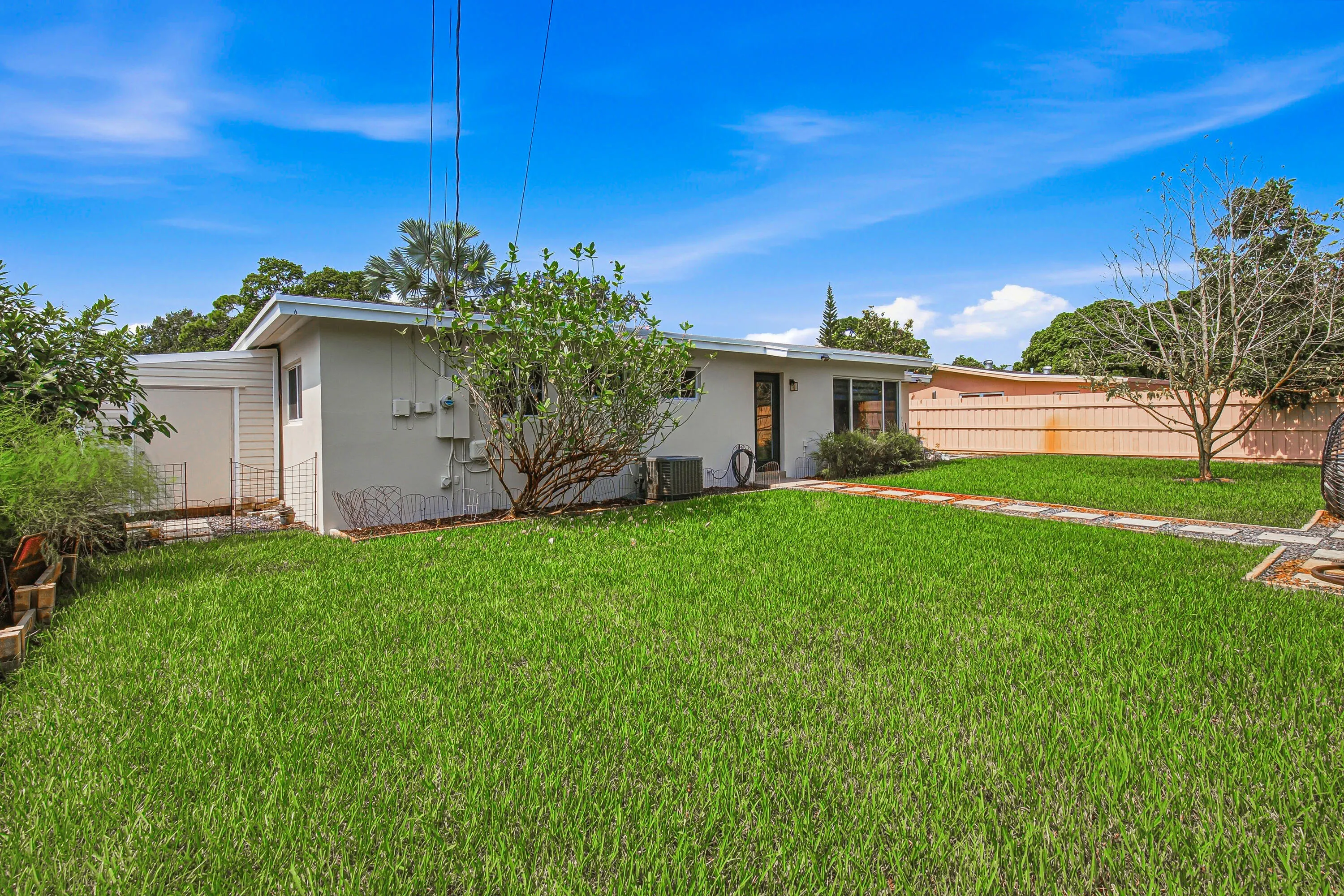 1530 SW 25TH Avenue