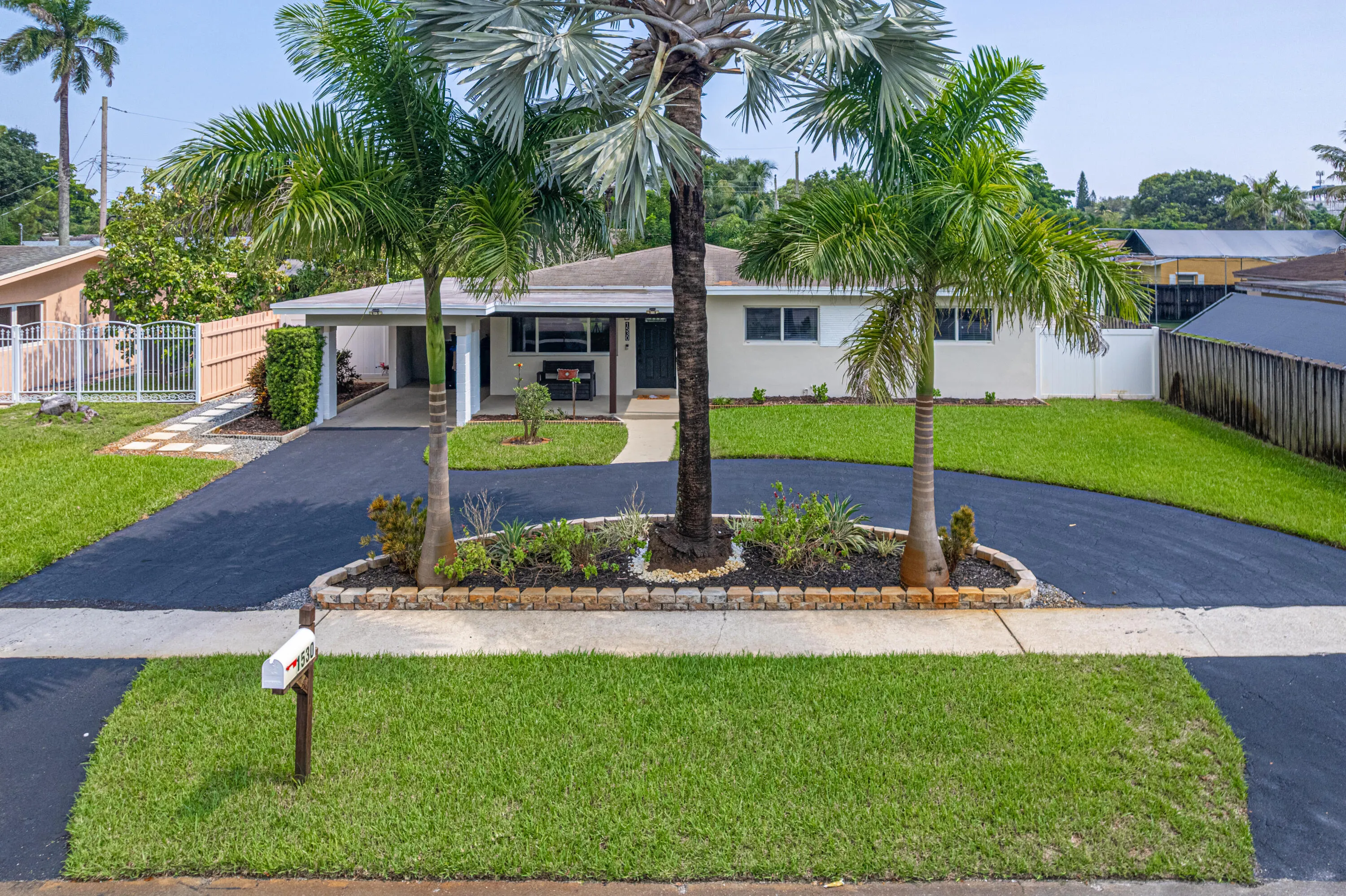 1530 SW 25TH Avenue