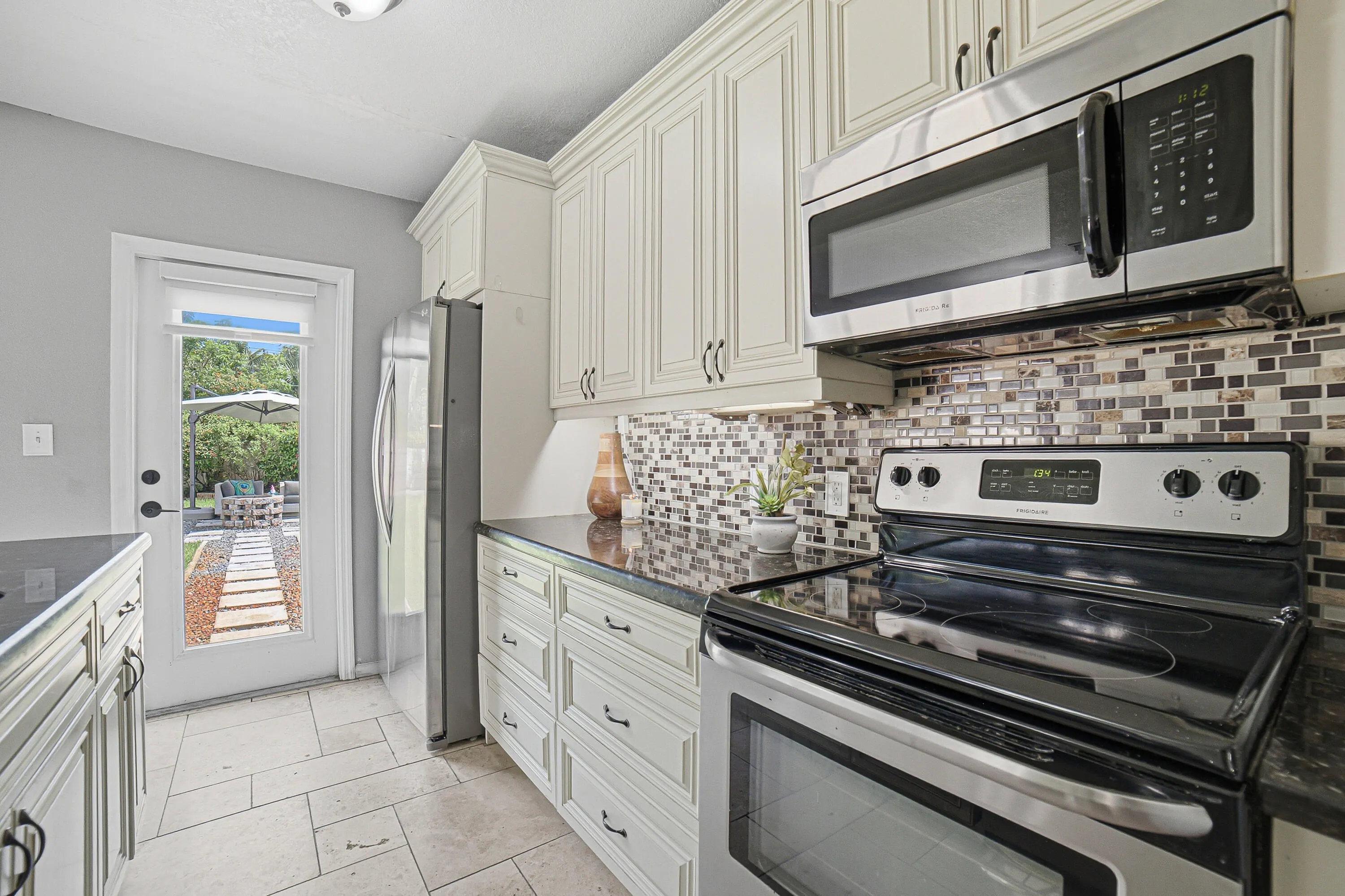 1530 SW 25TH Avenue
