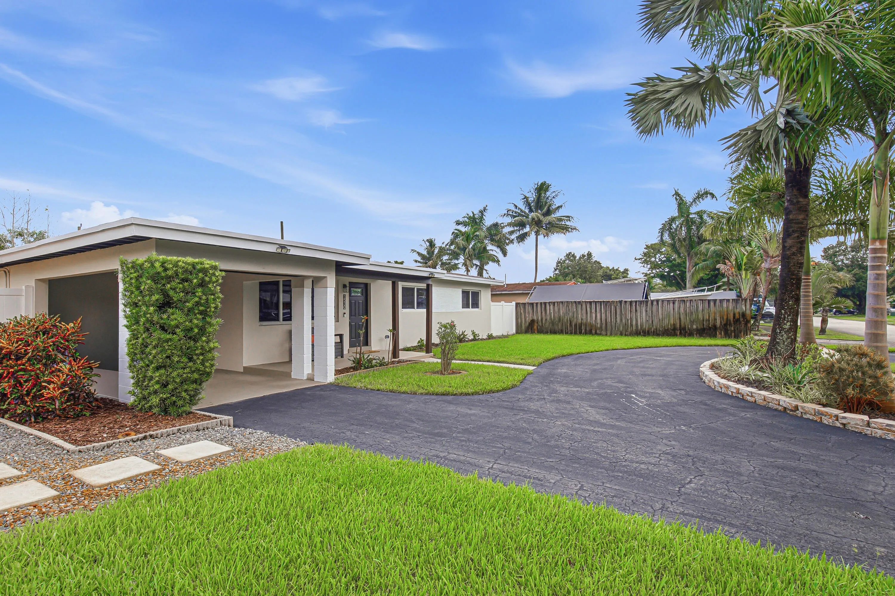 1530 SW 25TH Avenue