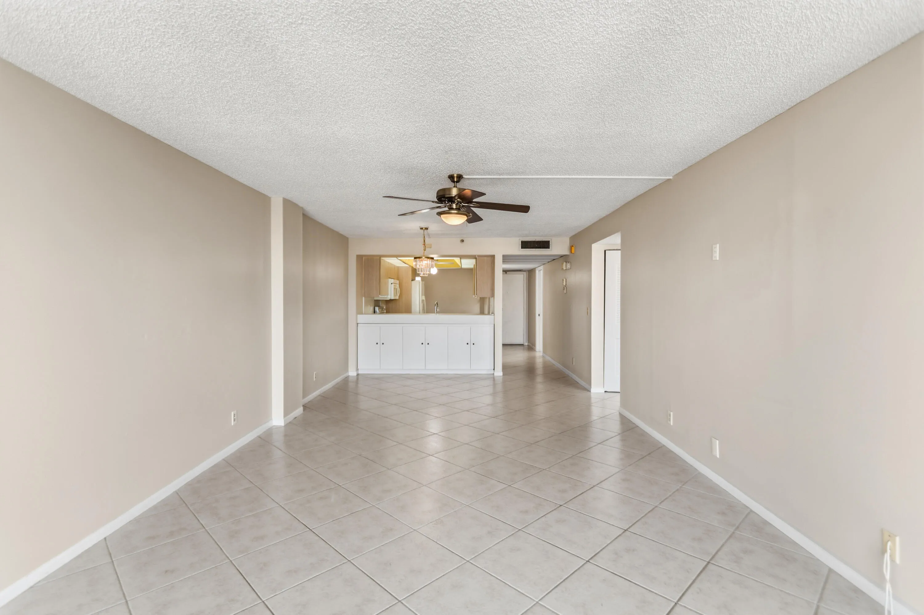 17 Royal Palm Way #6010