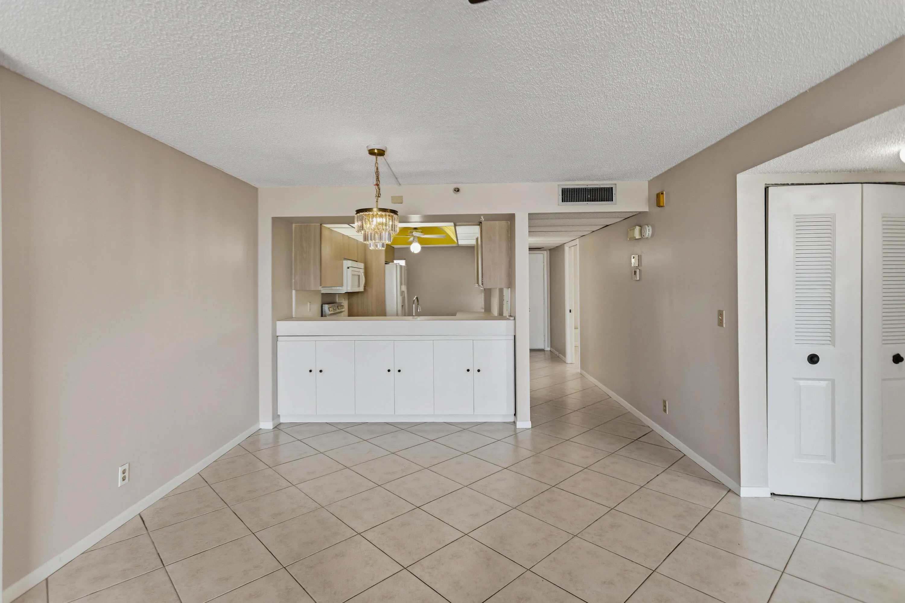17 Royal Palm Way #6010