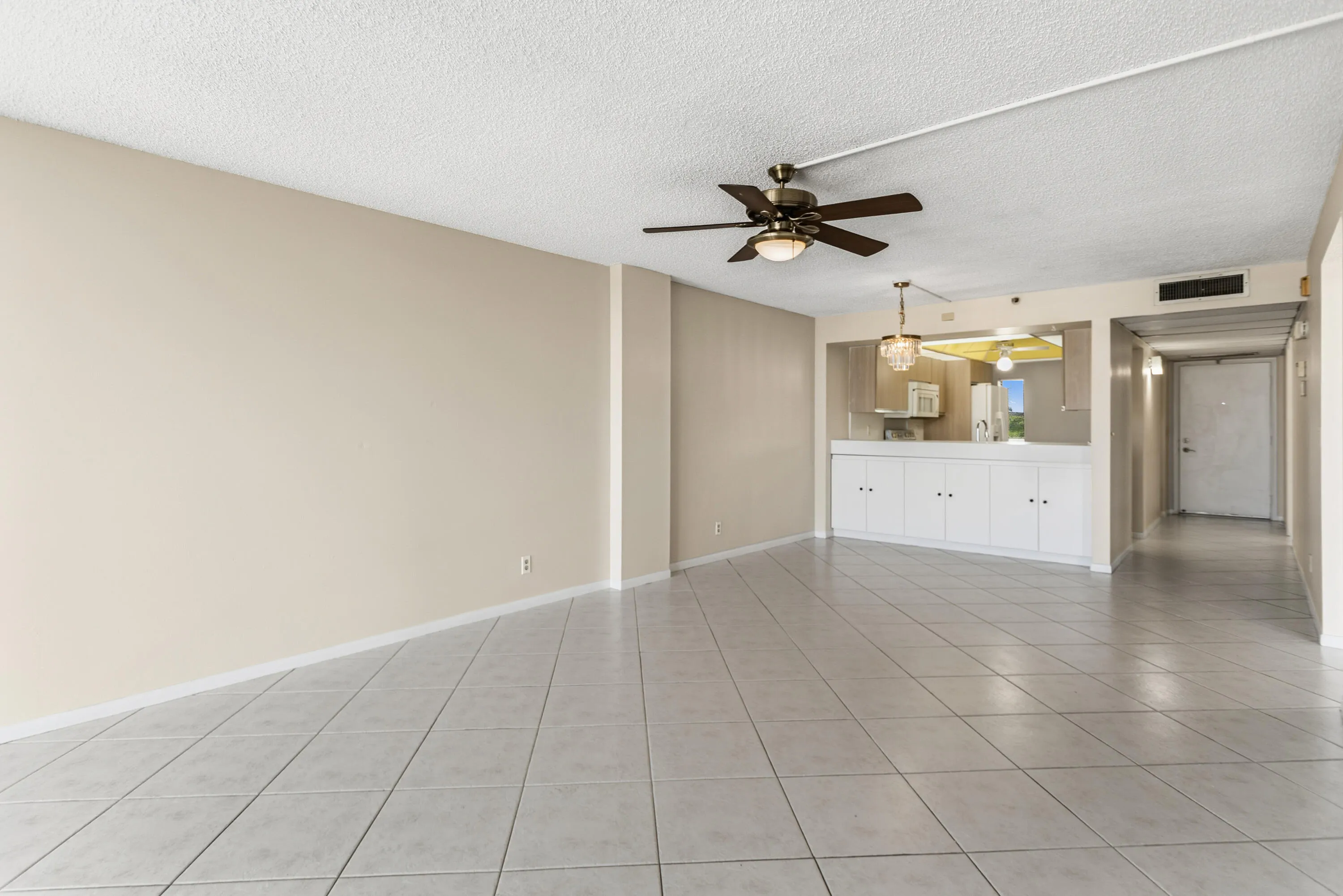 17 Royal Palm Way #6010