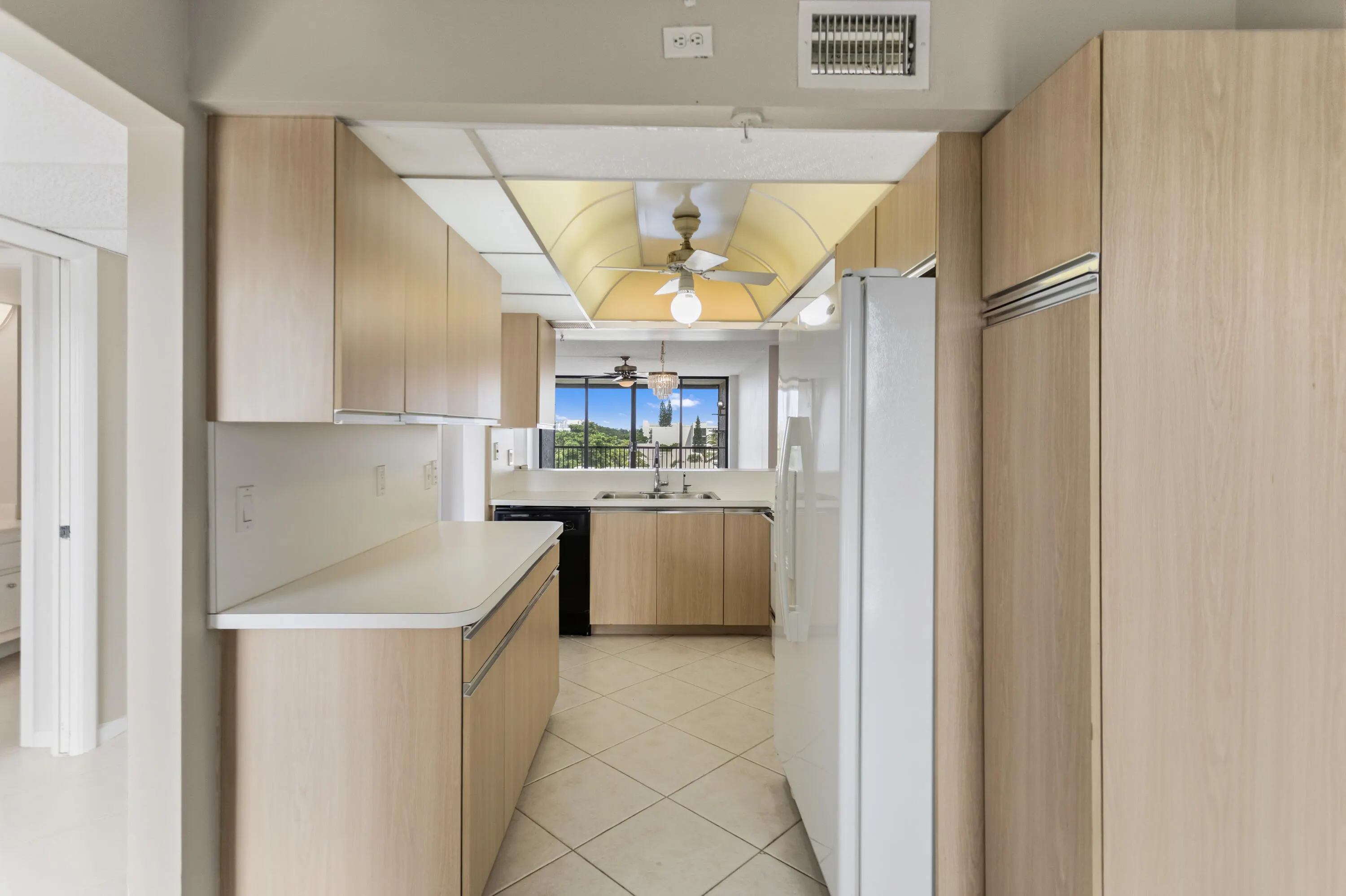 17 Royal Palm Way #6010
