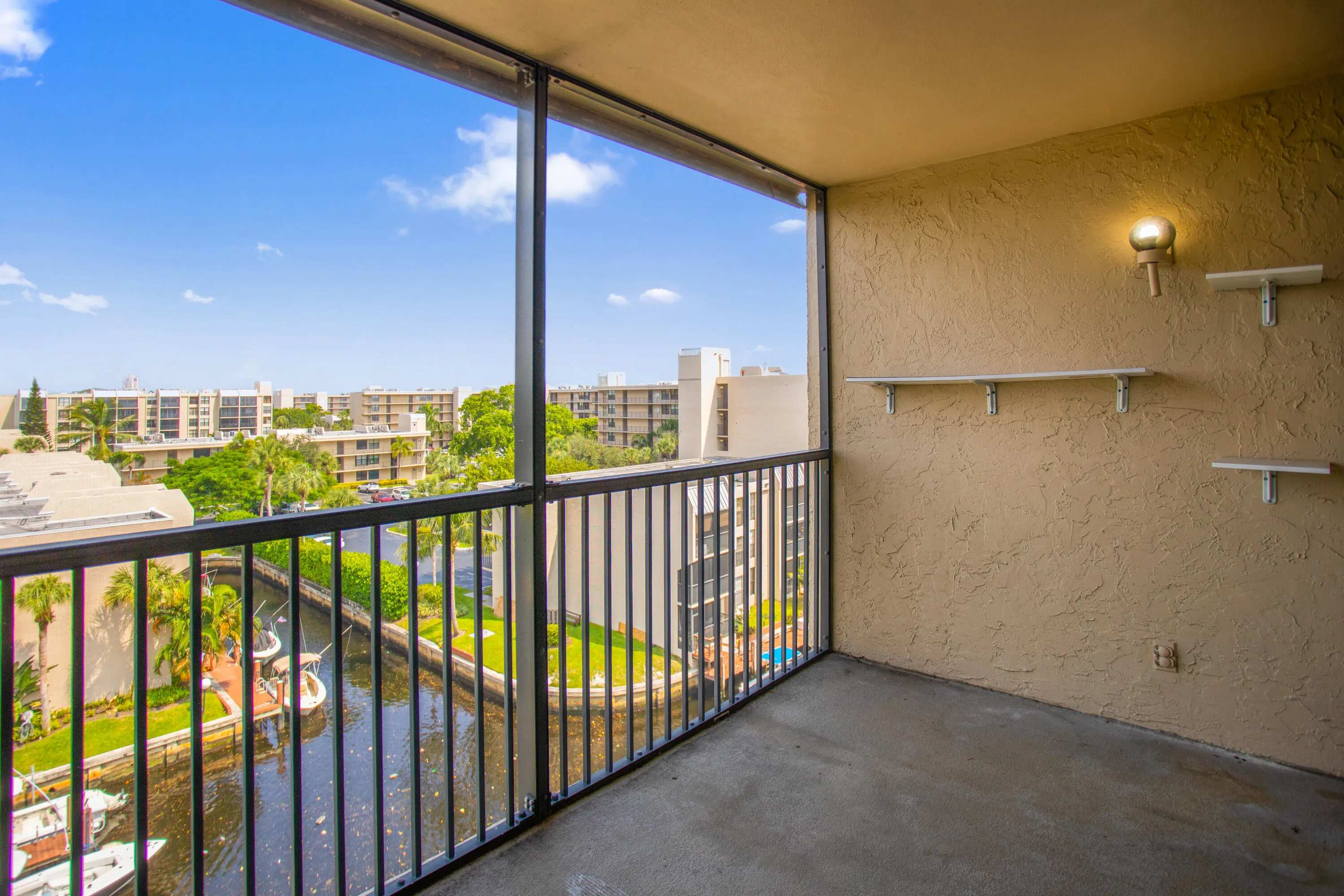 17 Royal Palm Way #6010