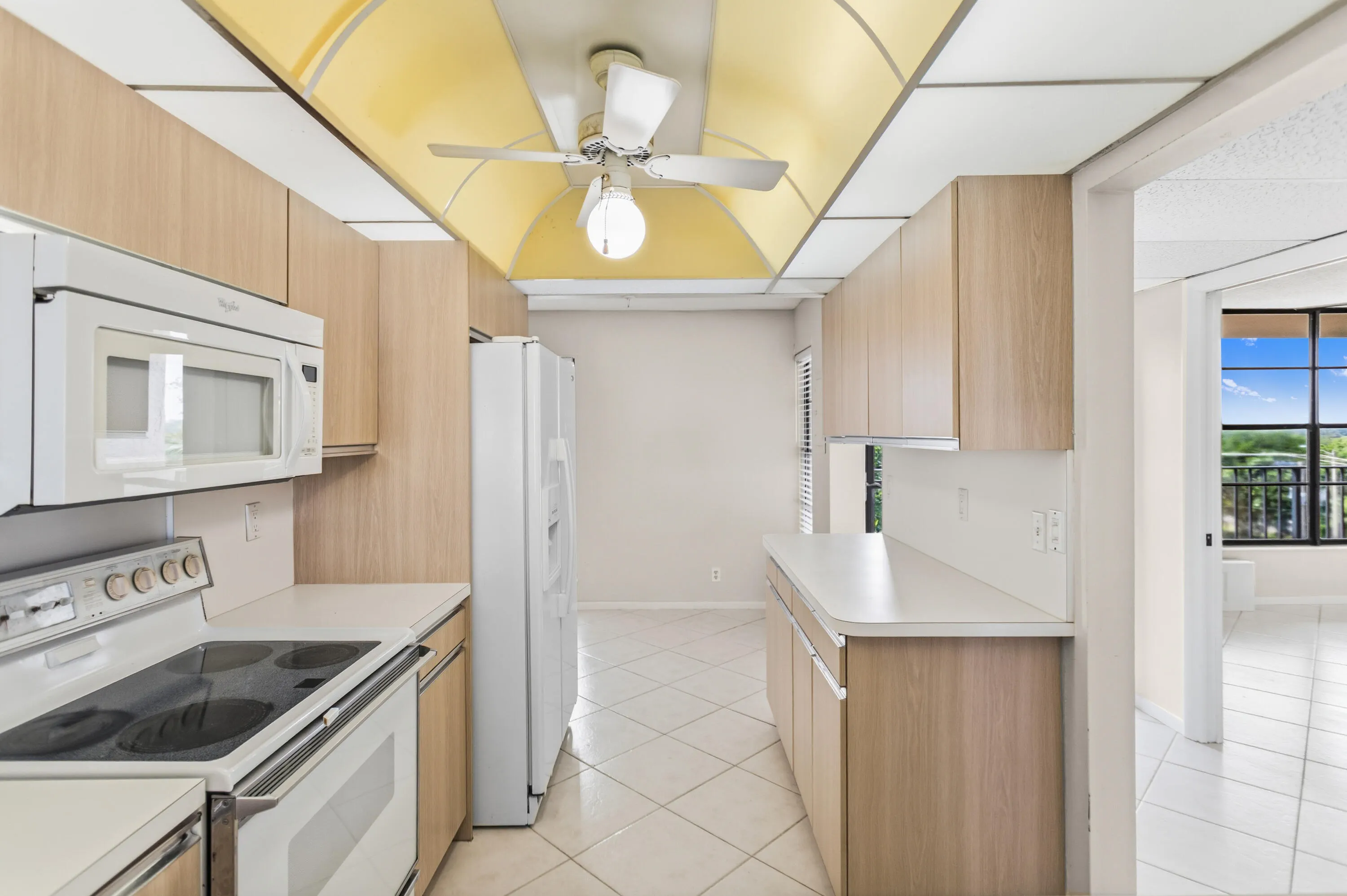 17 Royal Palm Way #6010