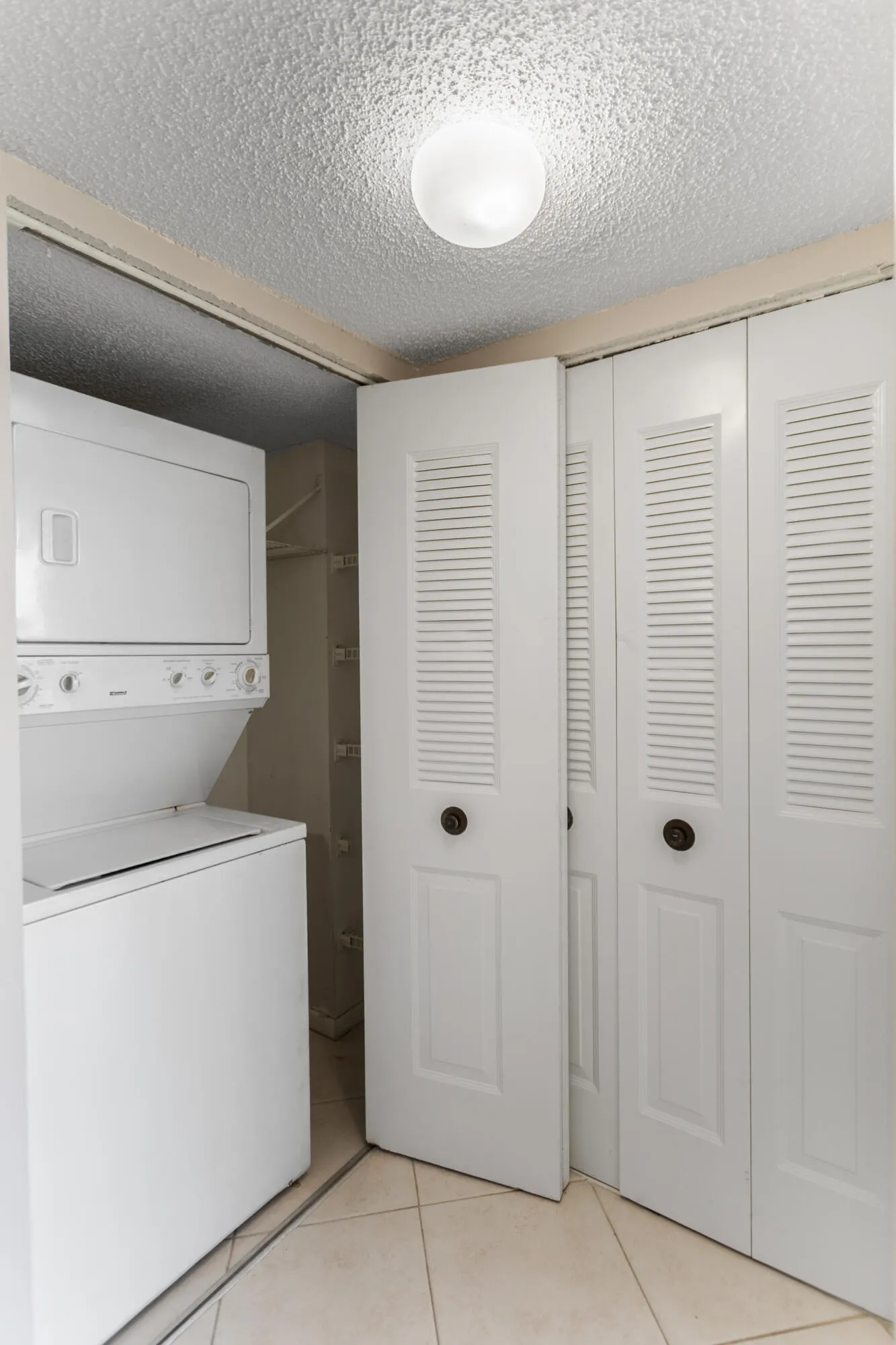 17 Royal Palm Way #6010