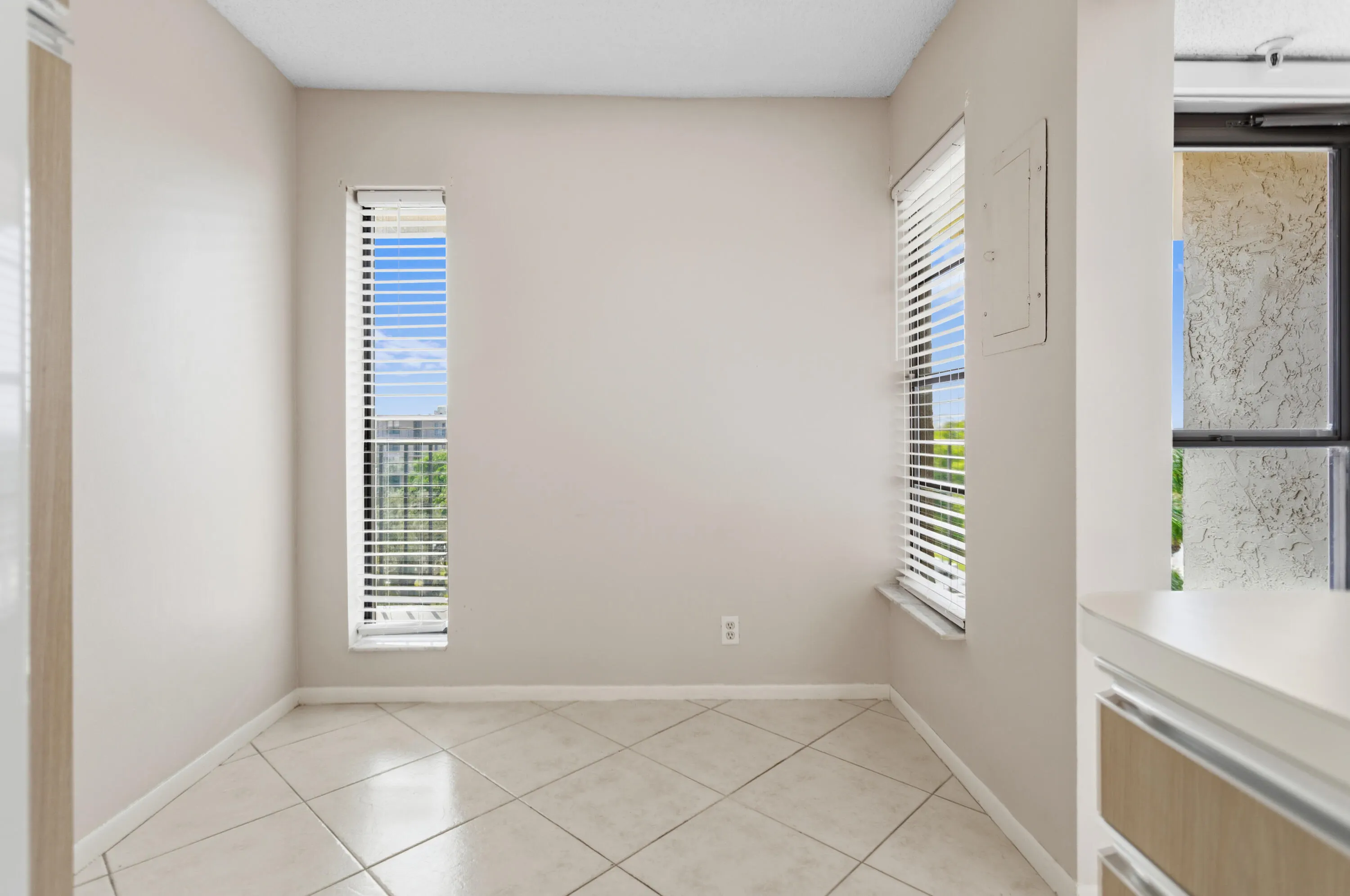 17 Royal Palm Way #6010
