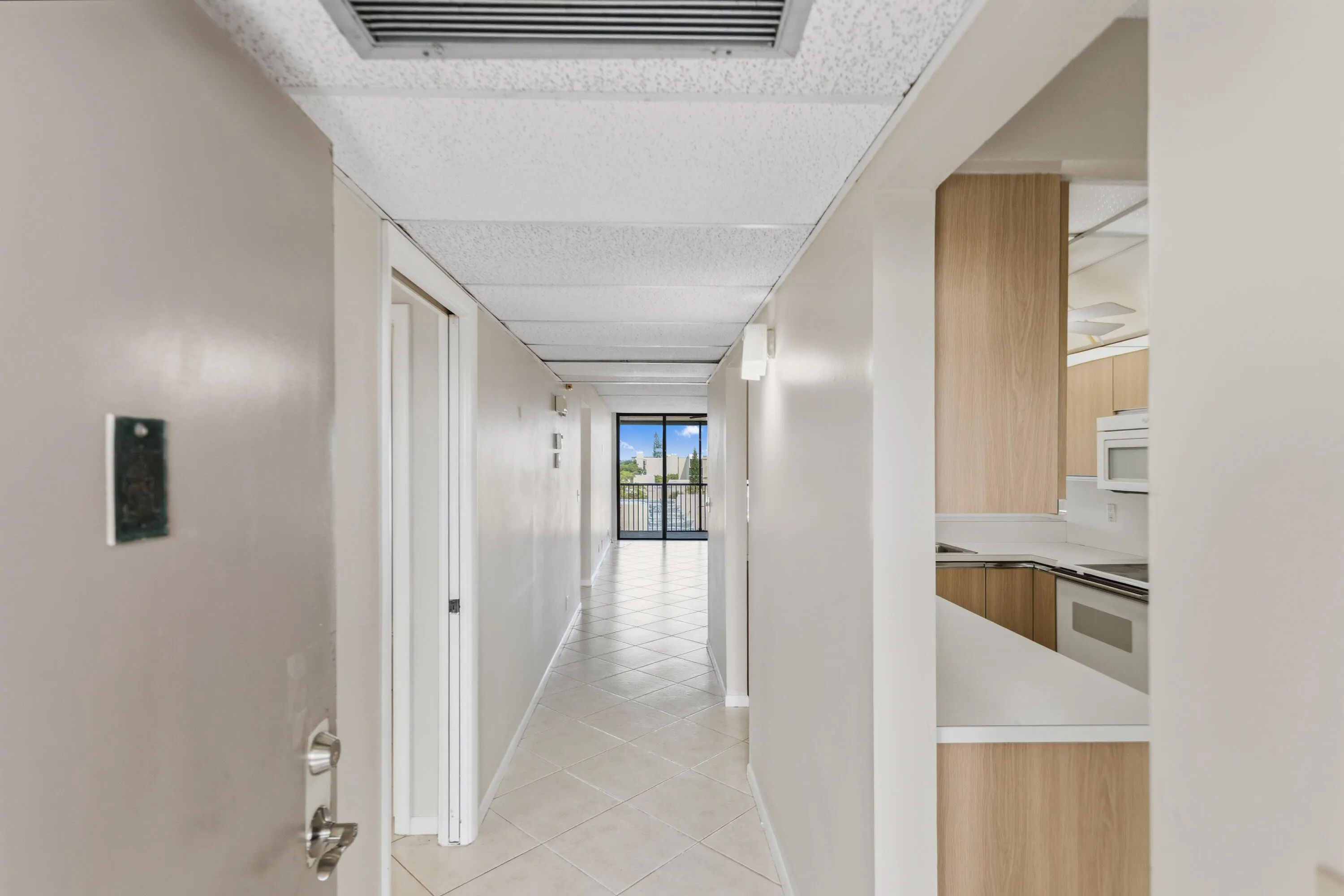 17 Royal Palm Way #6010