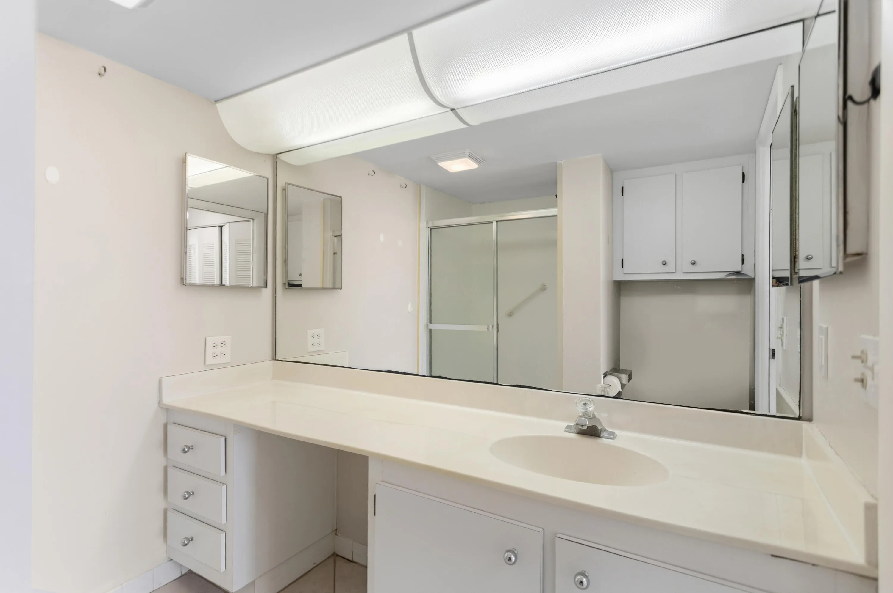 17 Royal Palm Way #6010