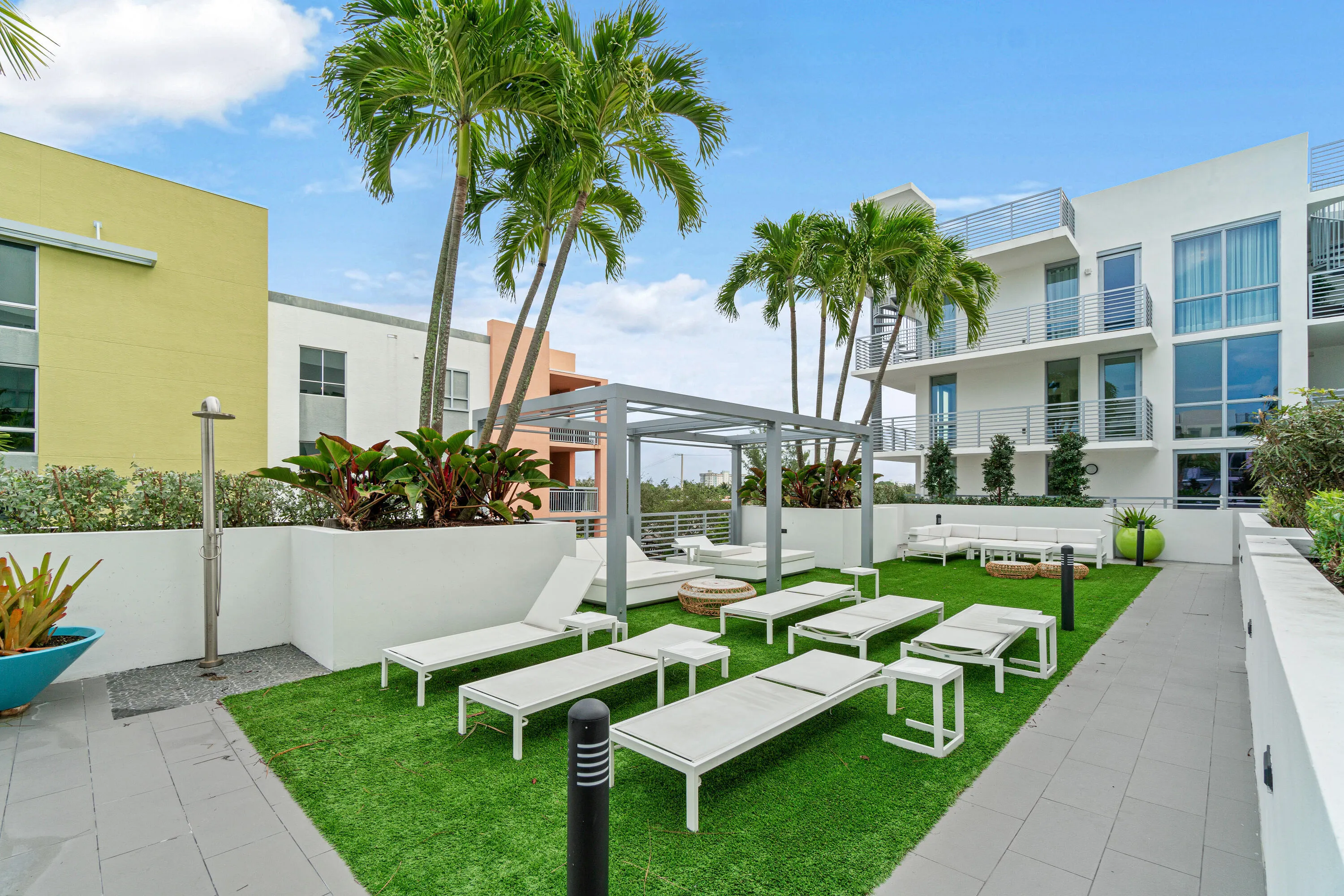 111 SE 1st Avenue #416