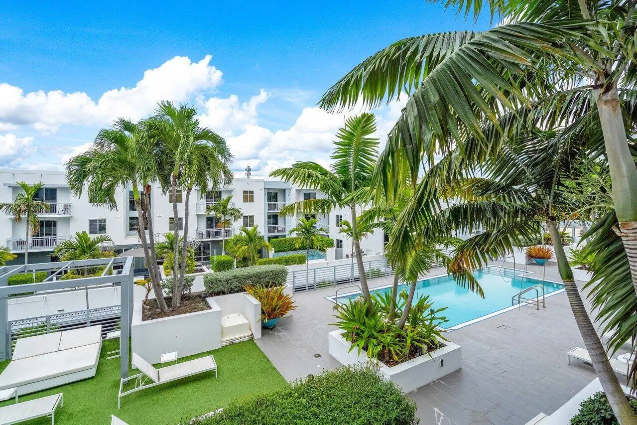 111 SE 1ST Avenue #416