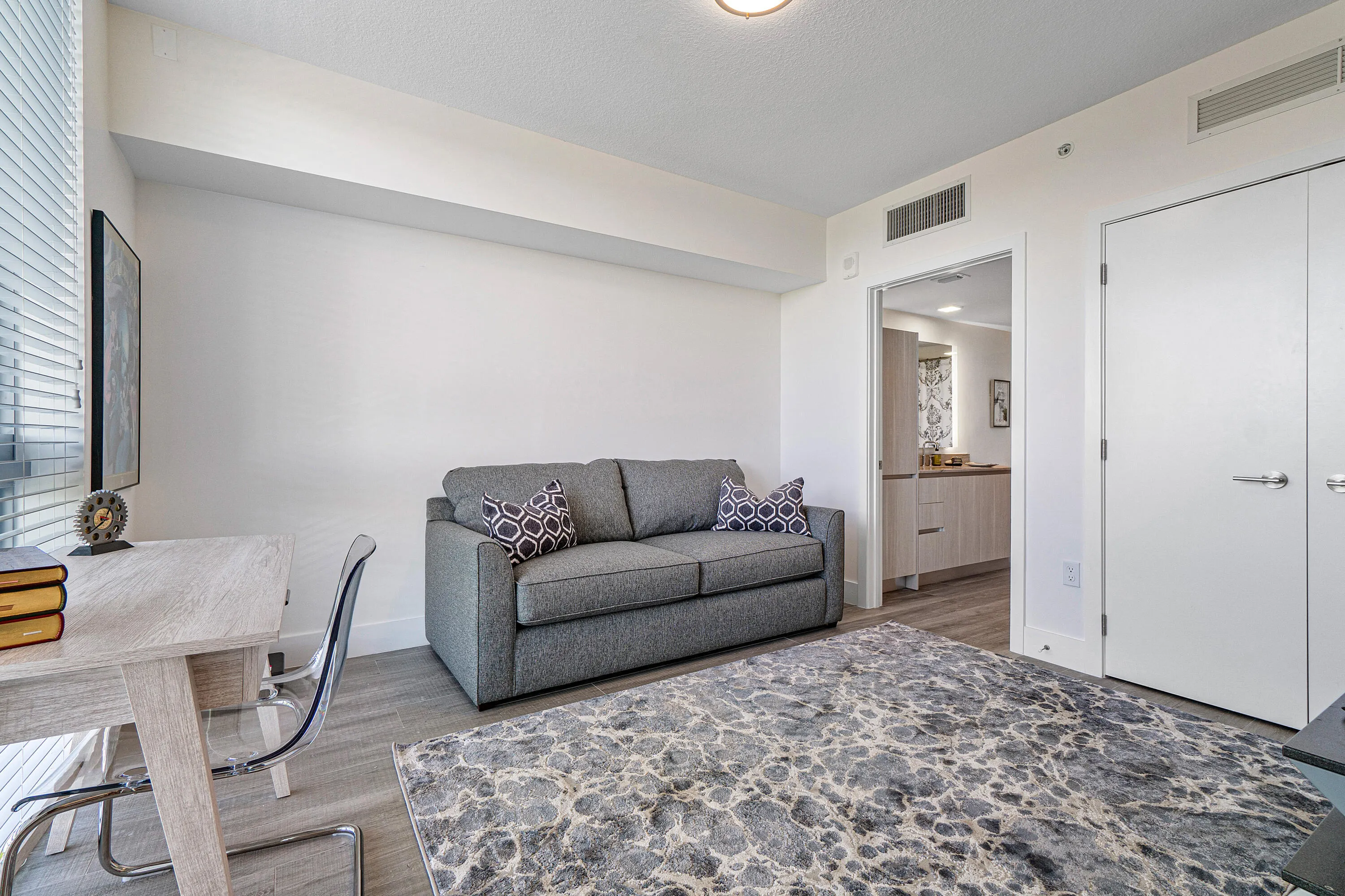 111 SE 1ST Avenue #416