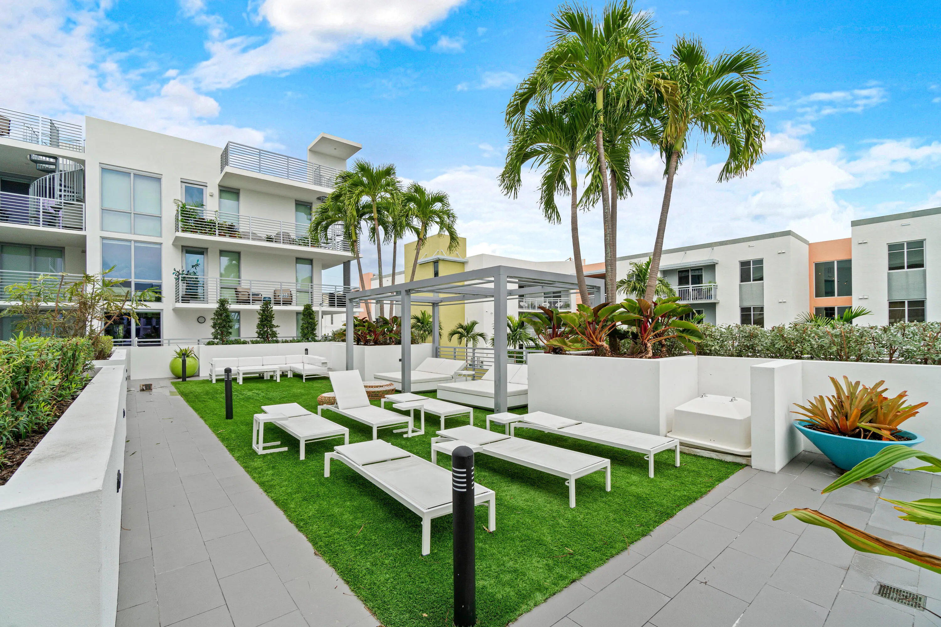 111 SE 1ST Avenue #416