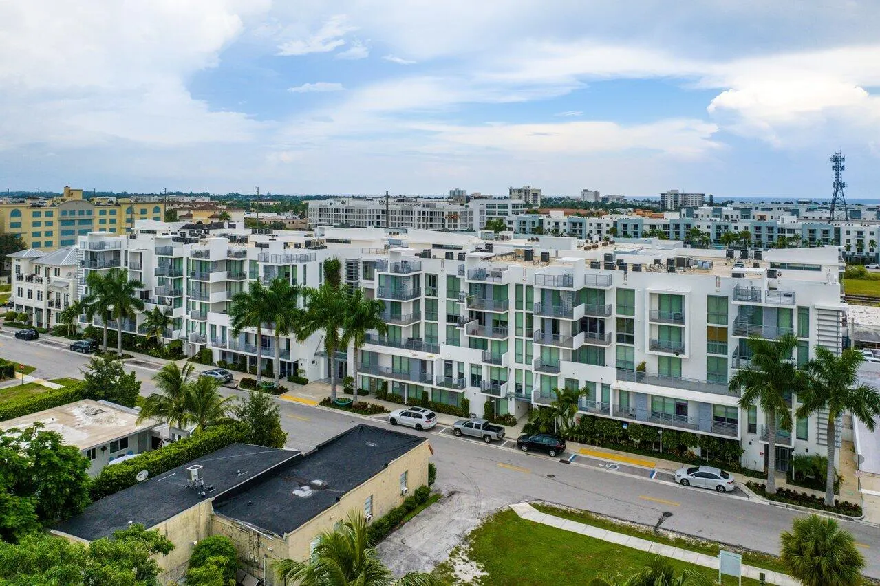 111 SE 1ST Avenue #416