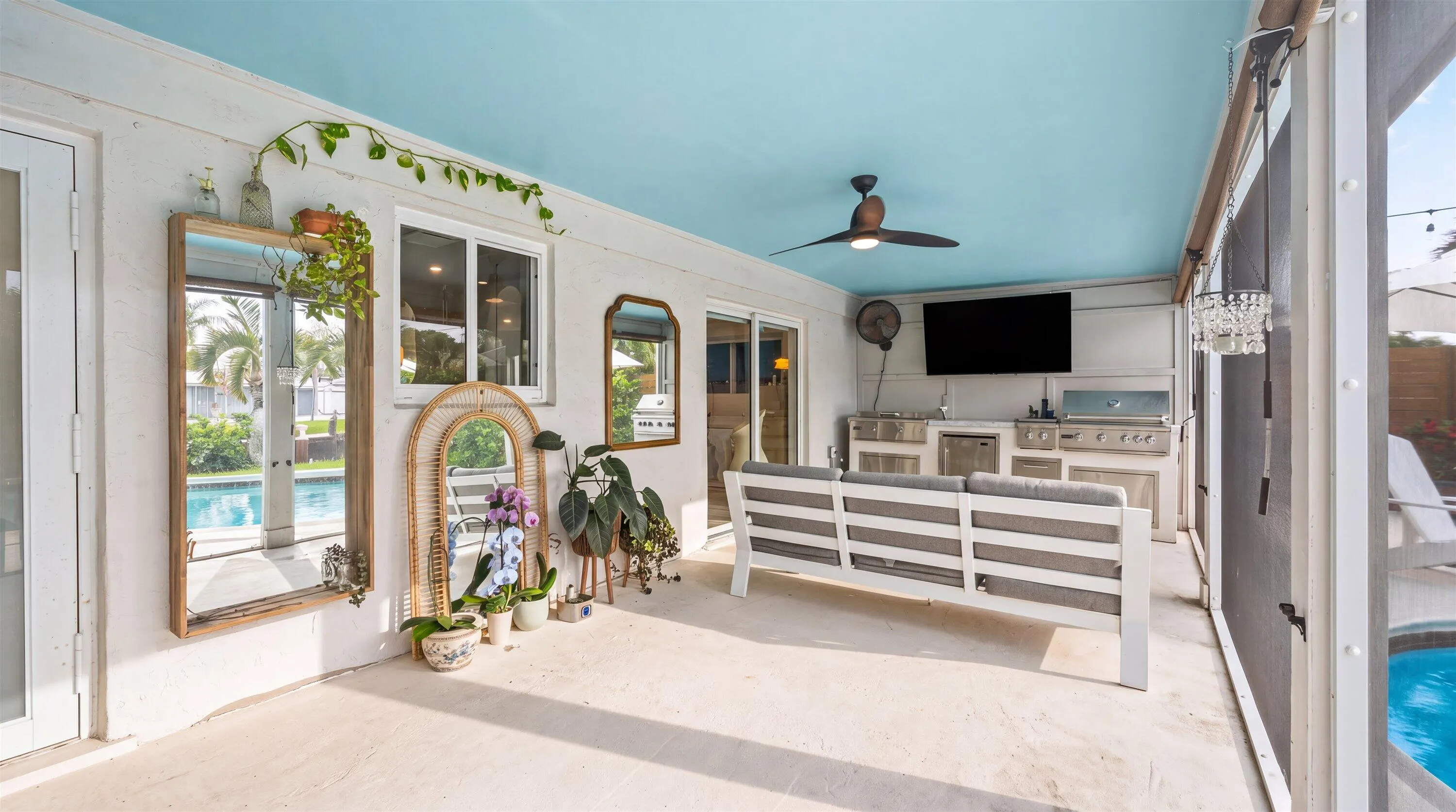 160 SE 9TH Street