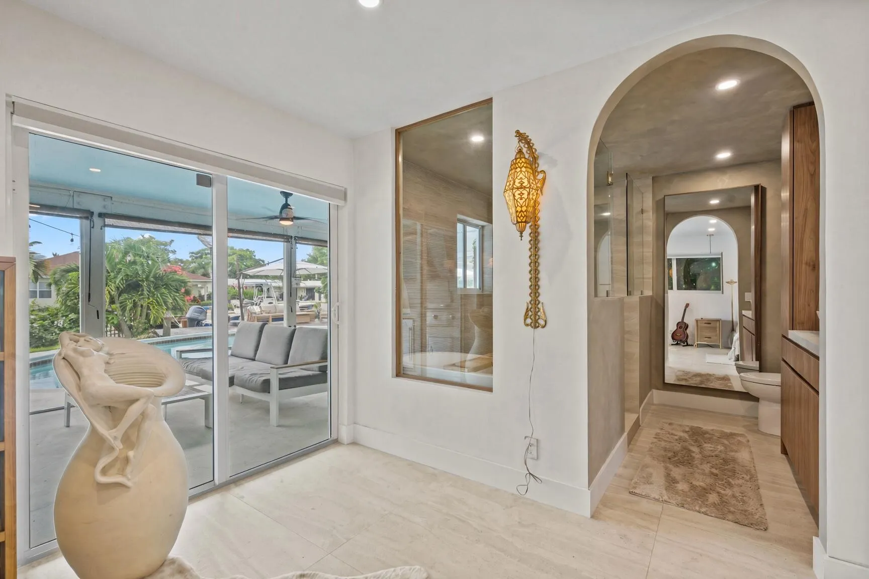 160 SE 9TH Street
