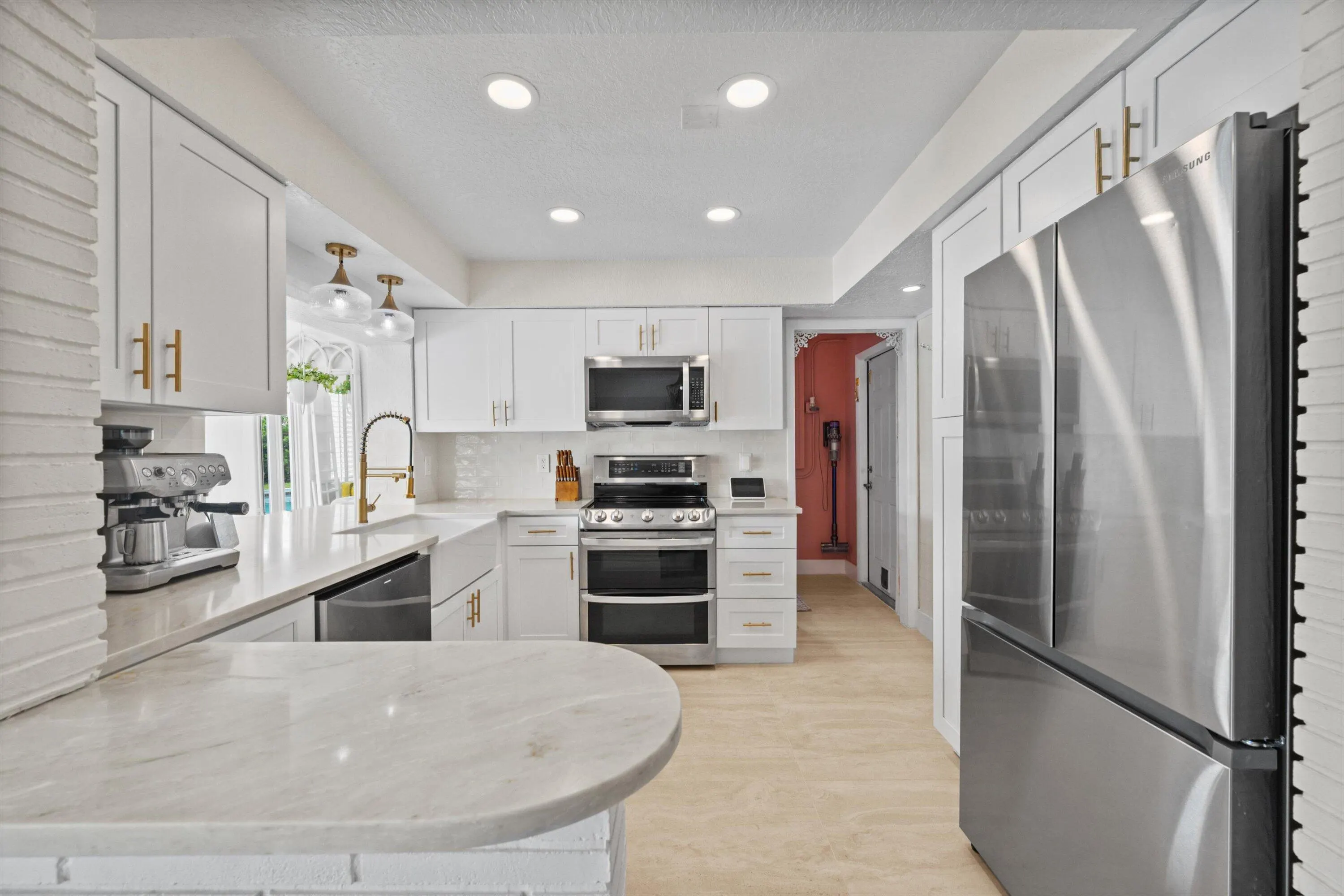 160 SE 9TH Street