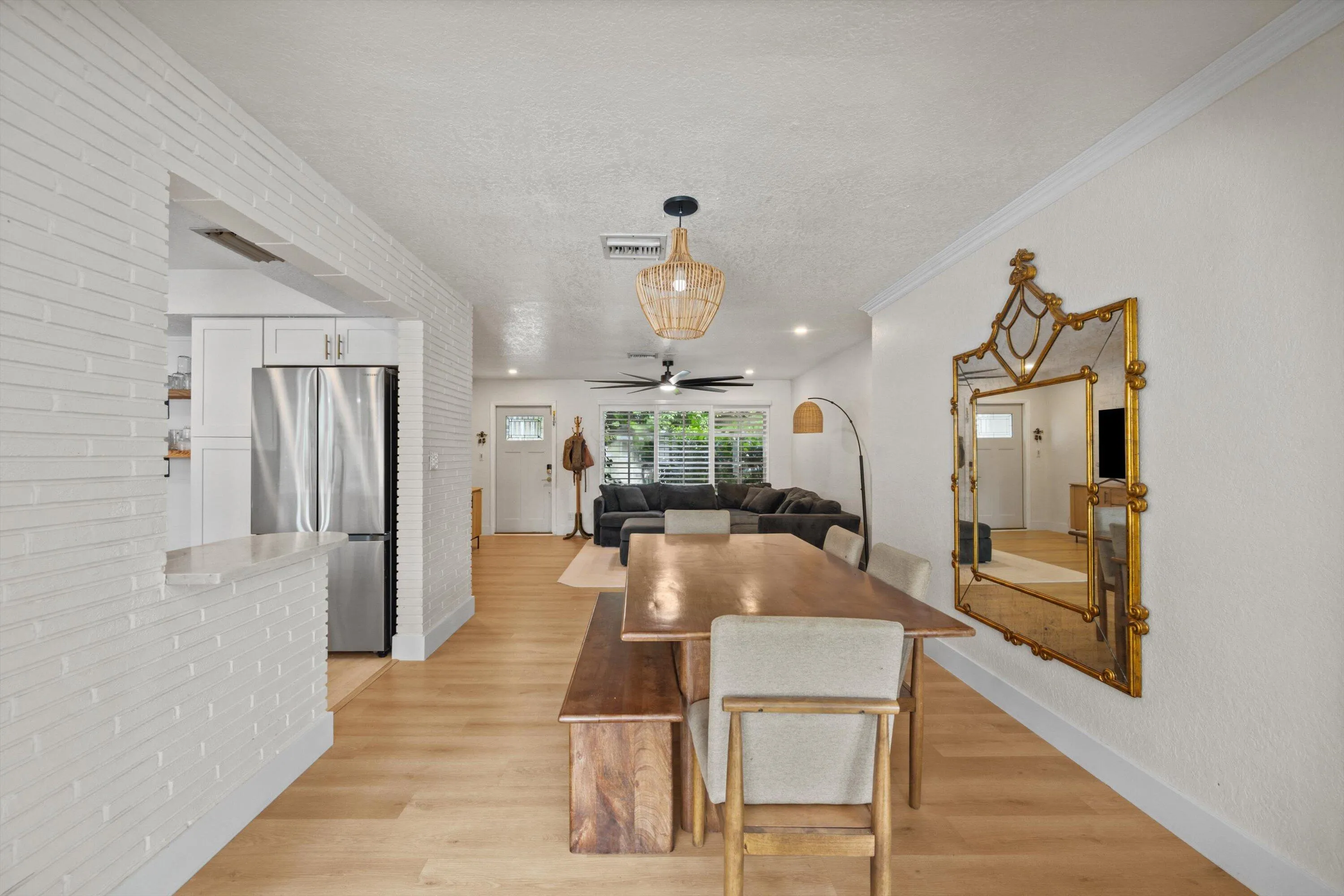 160 SE 9TH Street