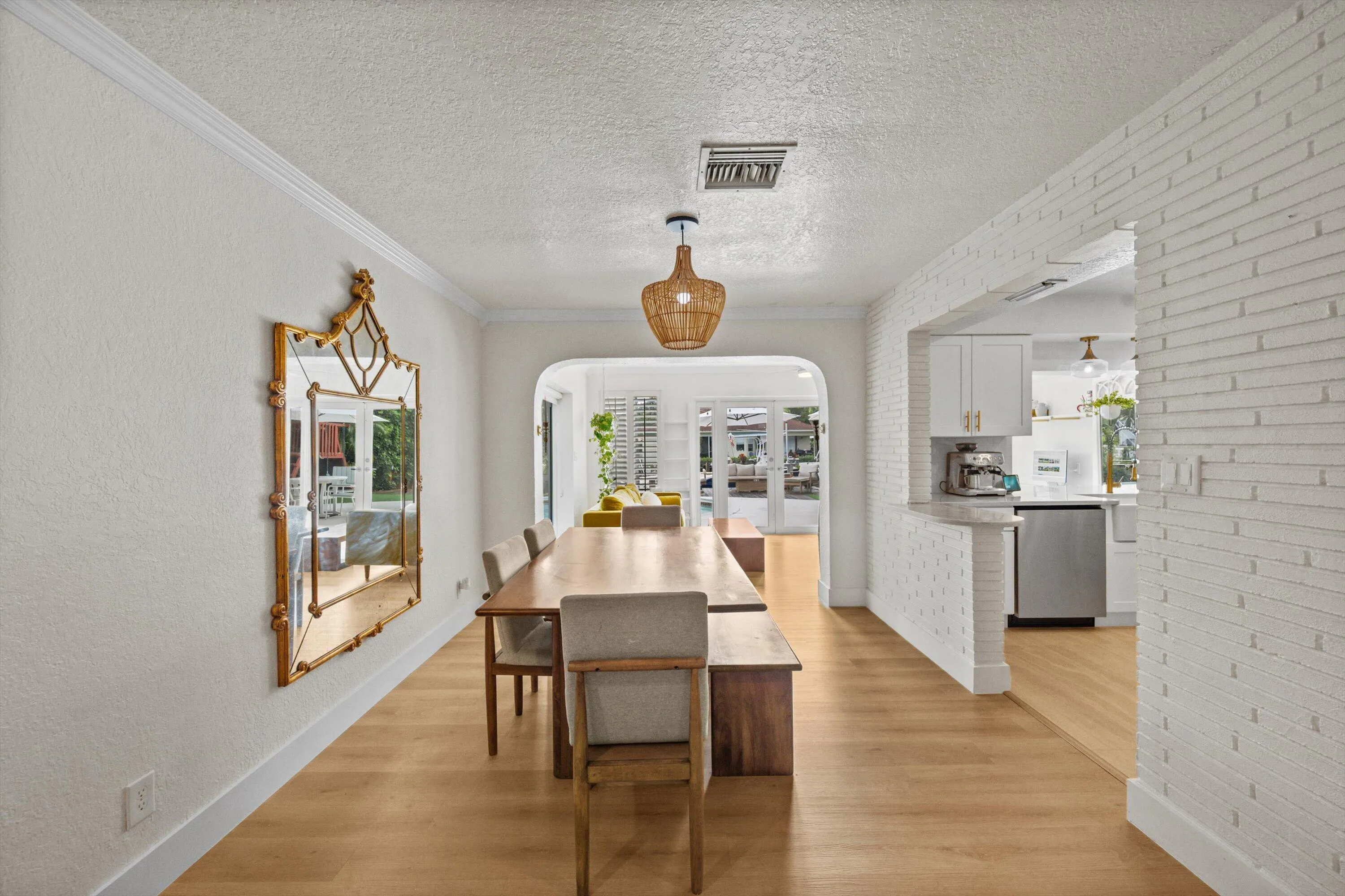 160 SE 9TH Street