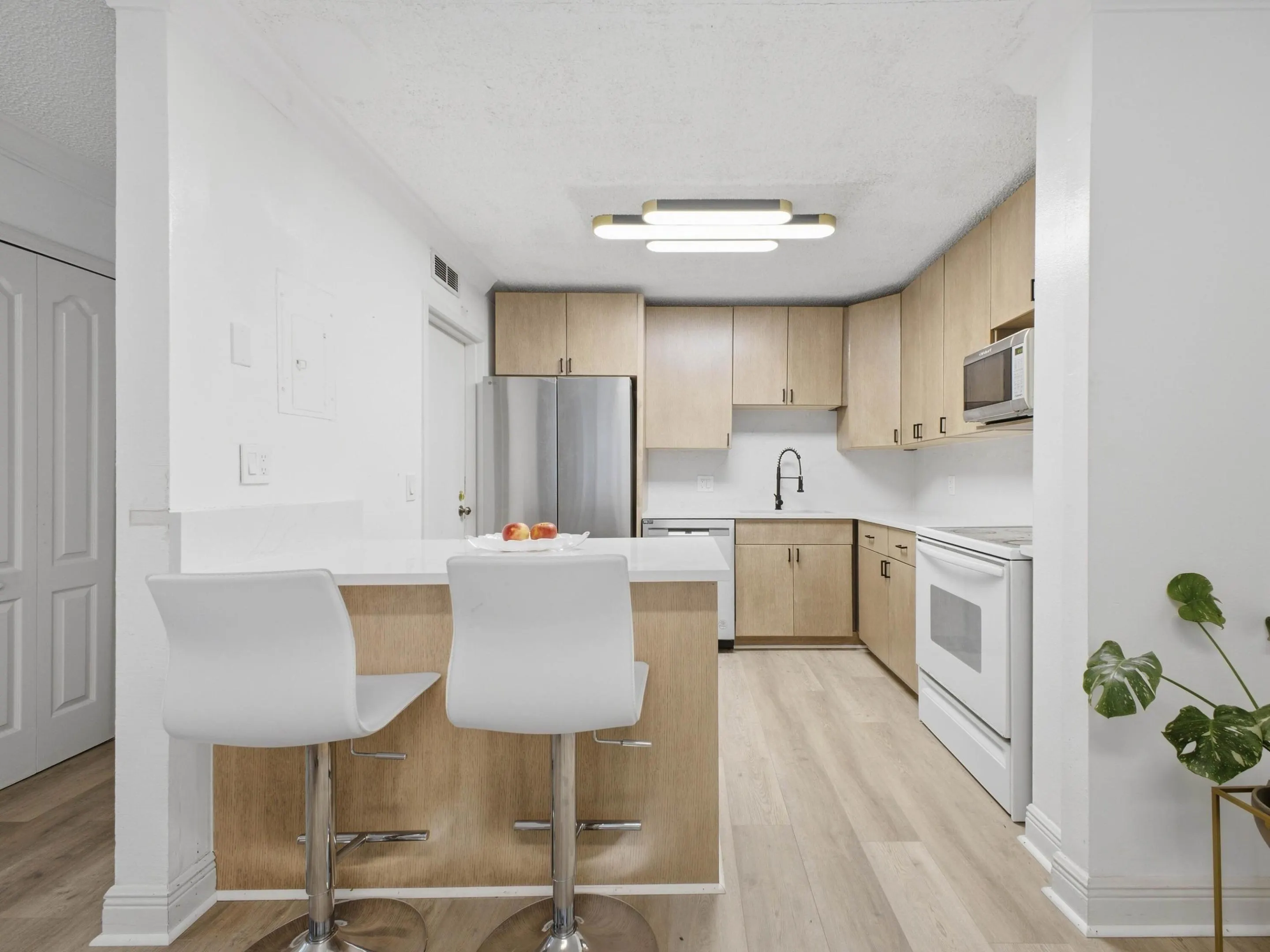 2101 S OCEAN #202