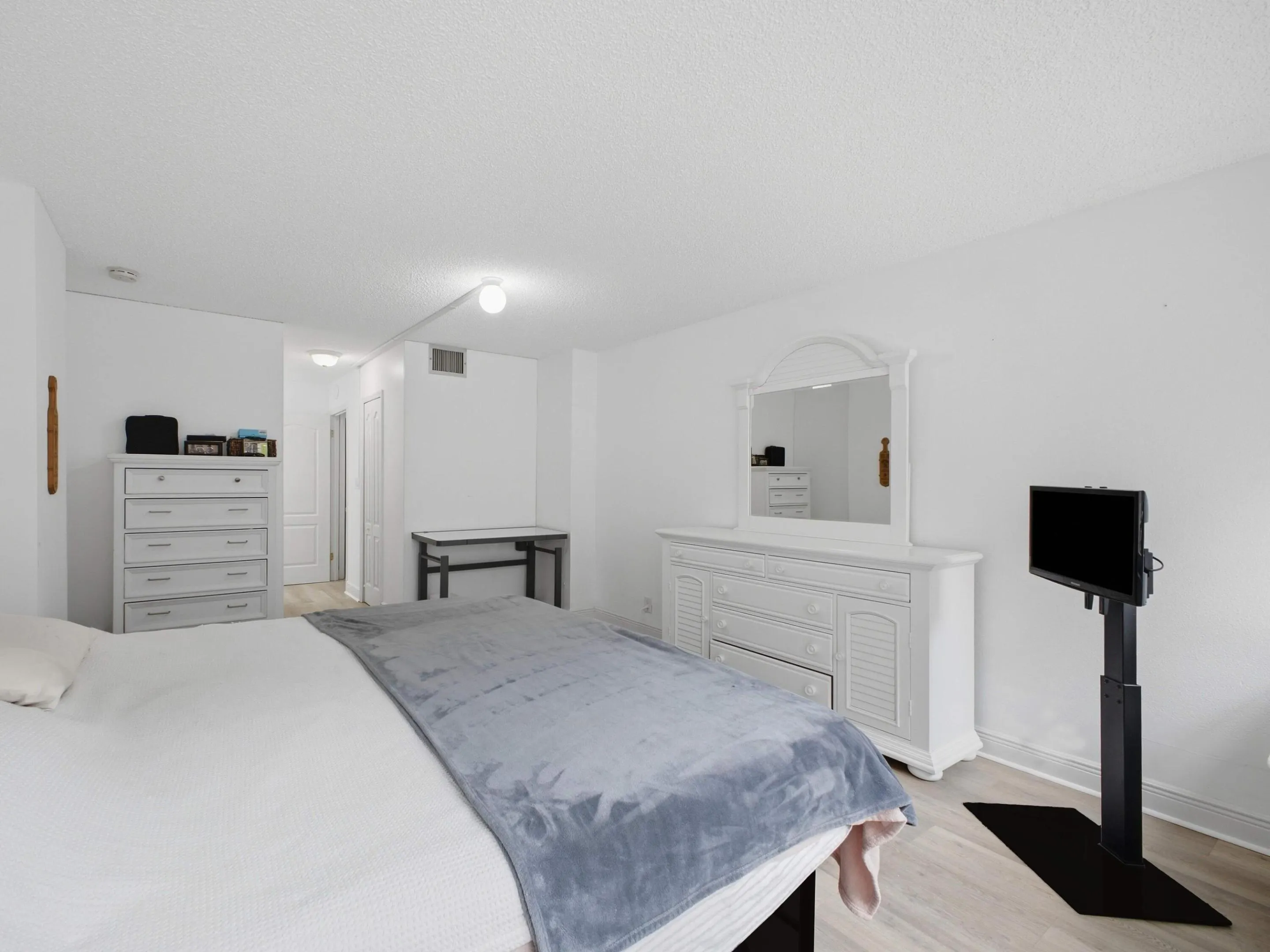 2101 S OCEAN #202