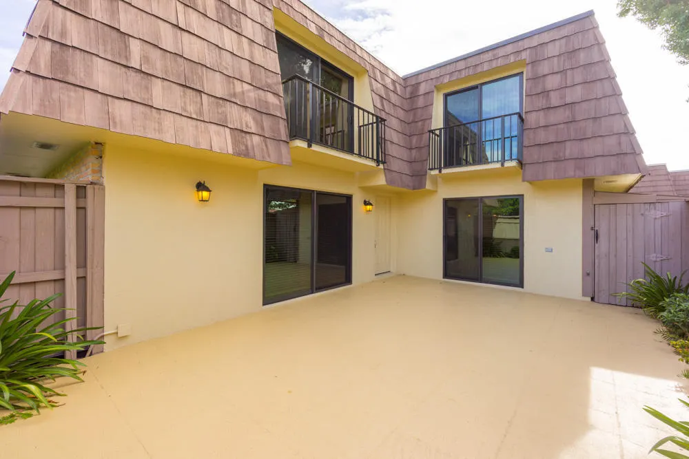818 8TH Court