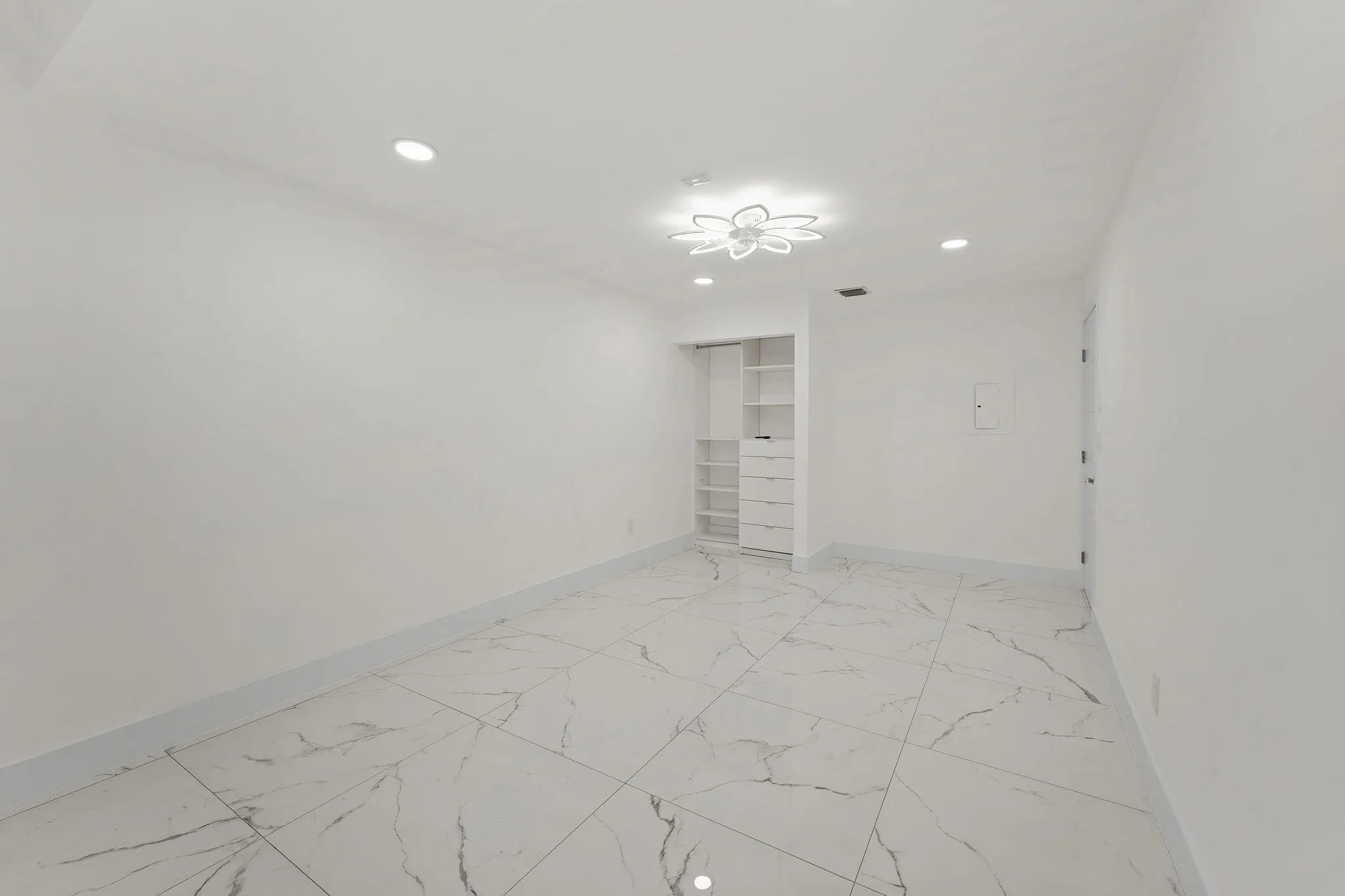 3844 ATLANTA Street