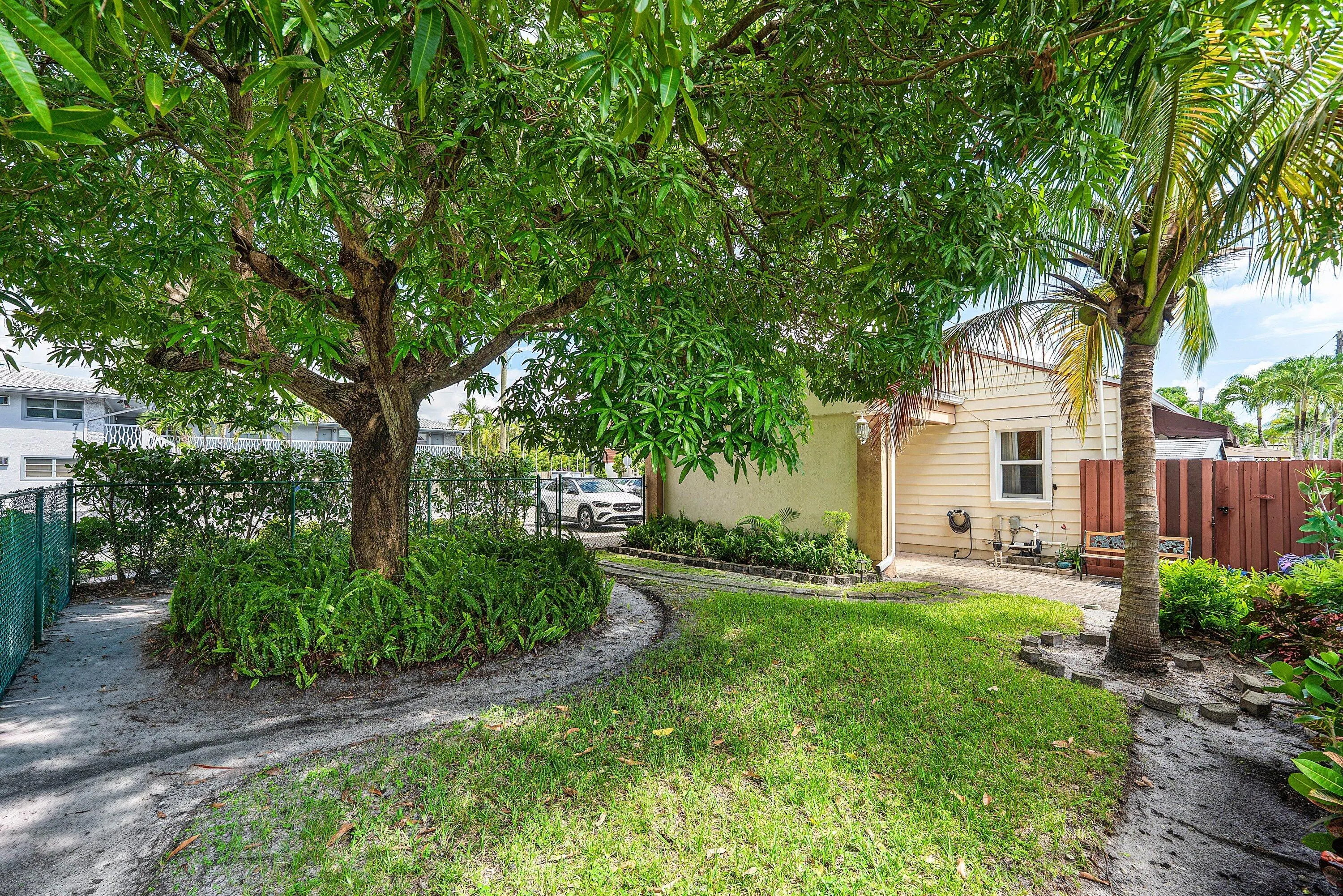 800 NE 6TH Street #1