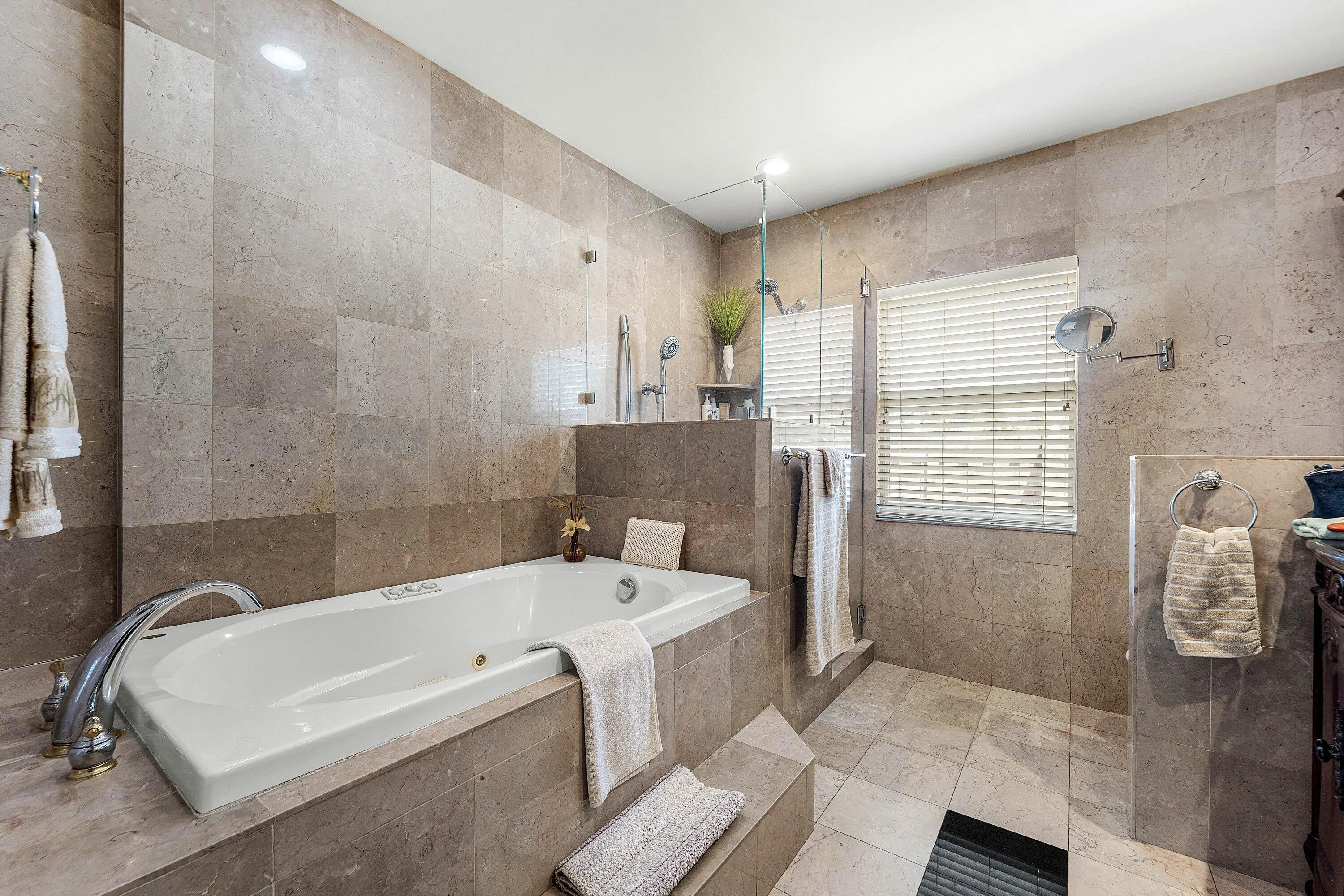 800 NE 6TH Street #1
