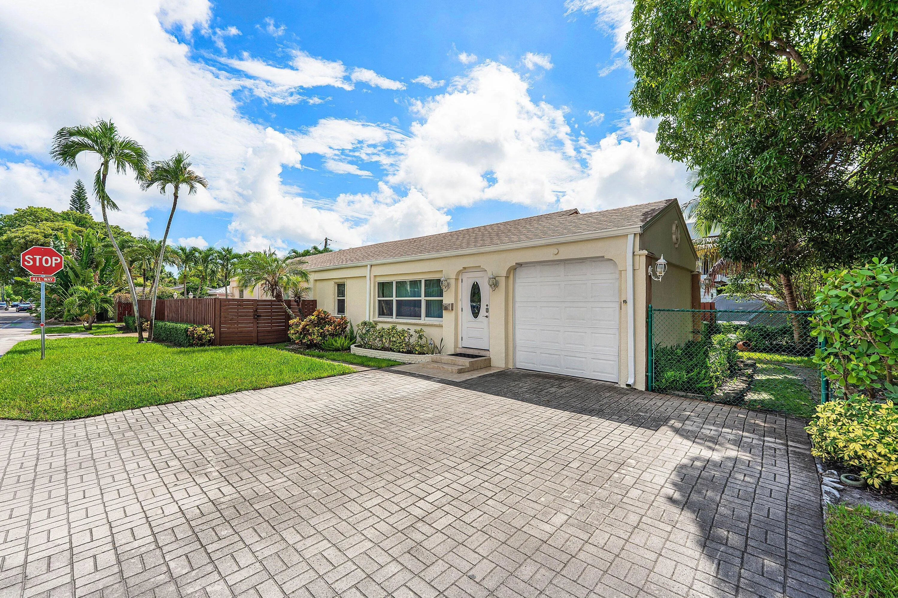 800 NE 6TH Street #1