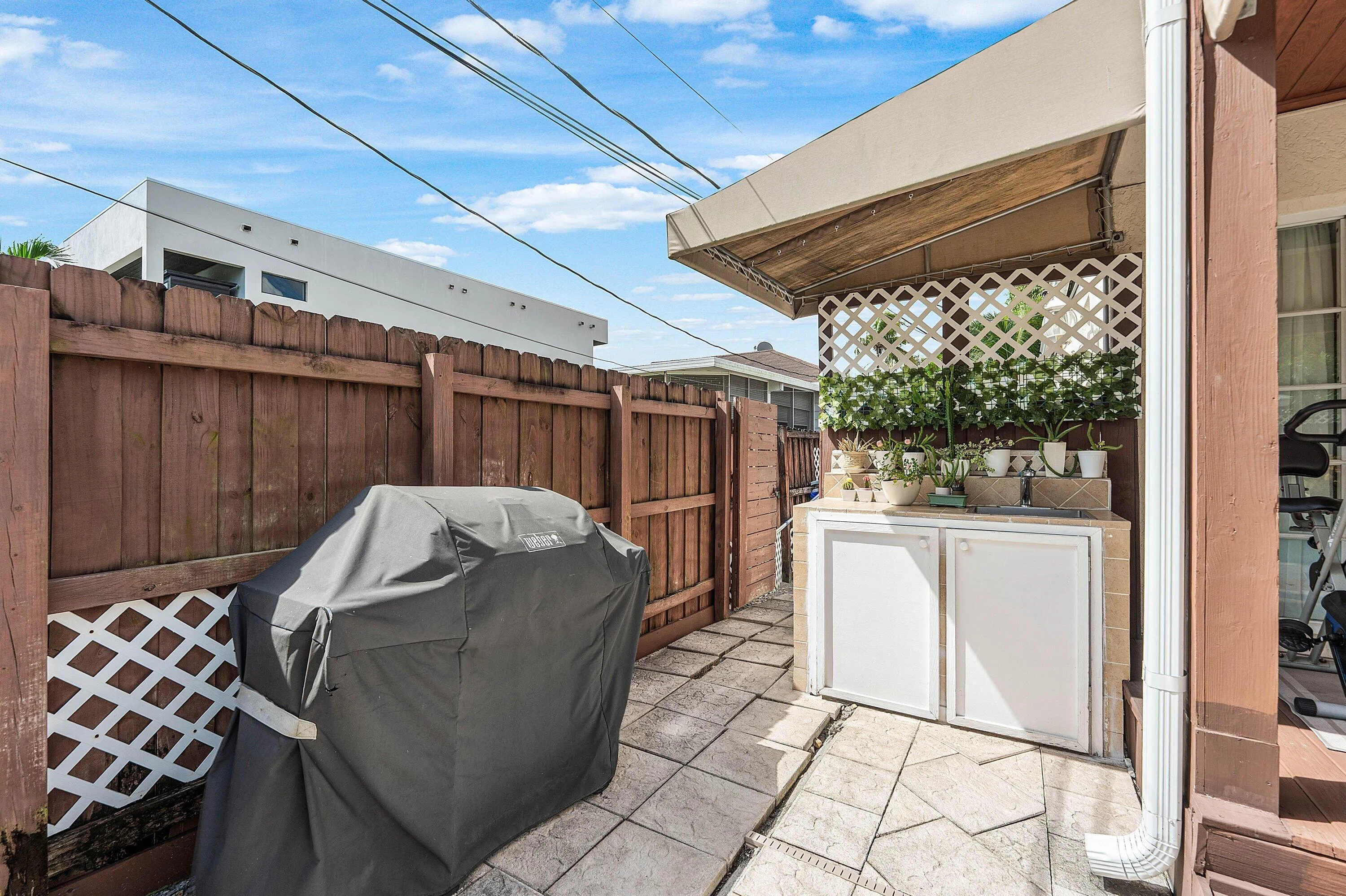 800 NE 6TH Street #1
