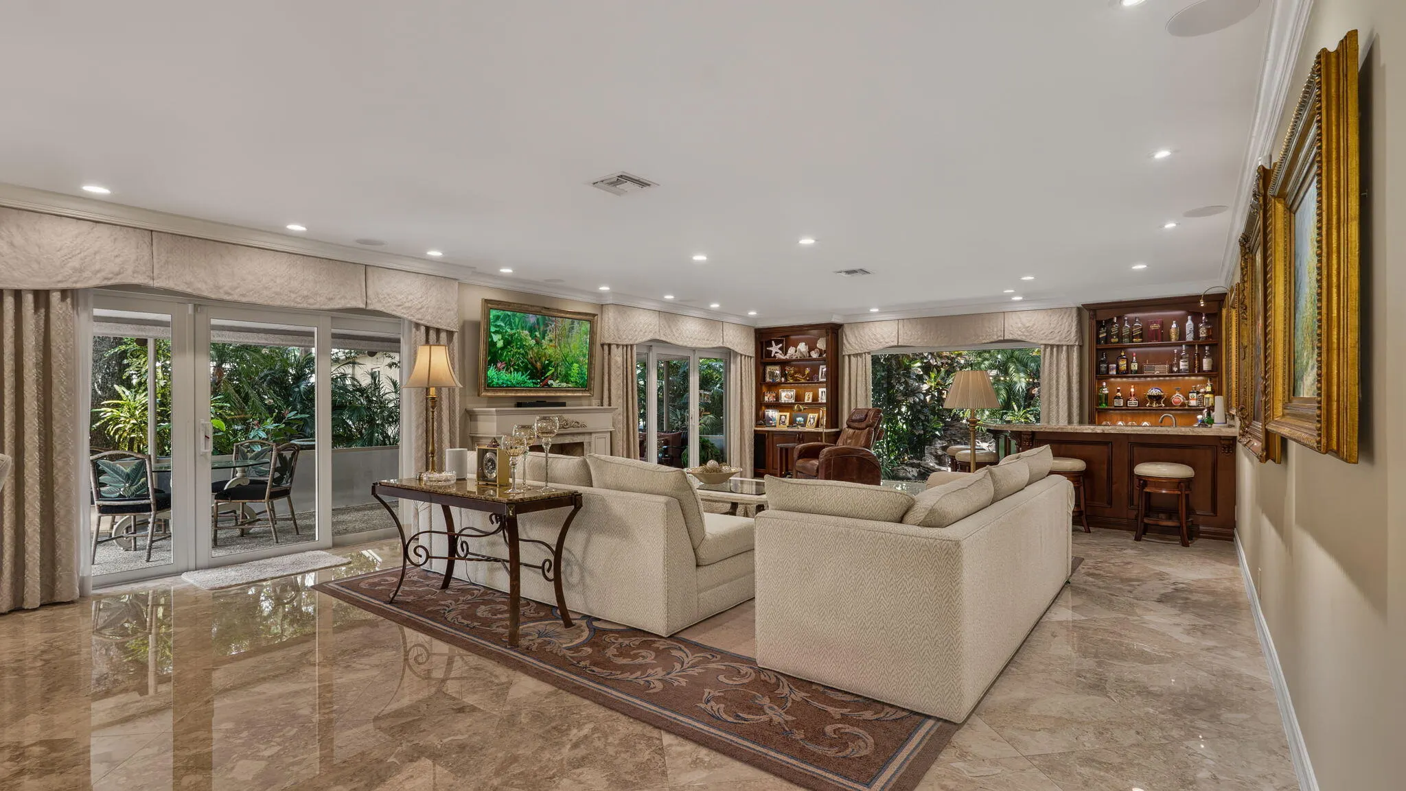 3745 OAKS CLUBHOUSE Drive #V-8
