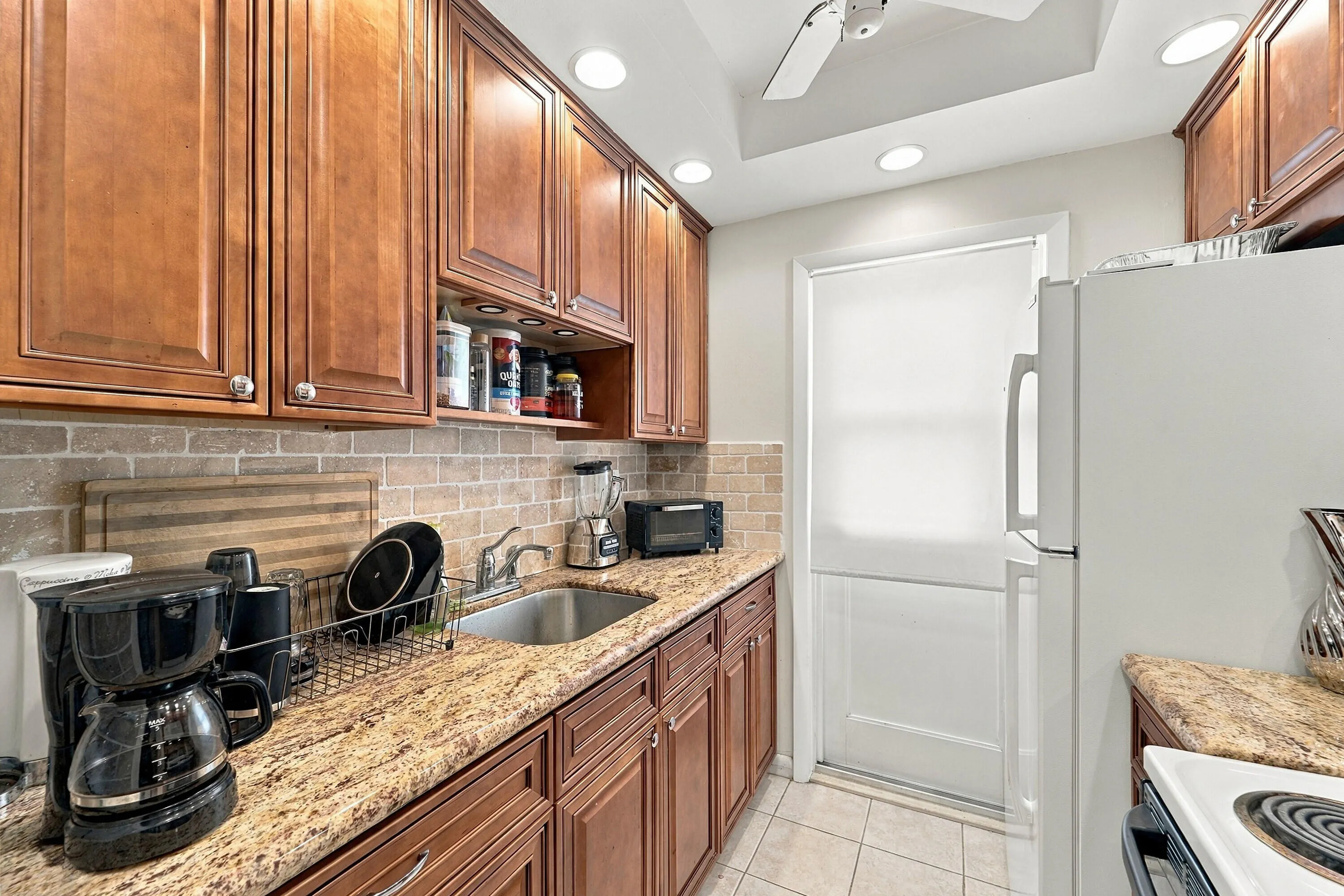 1117 LAKE Terrace #112