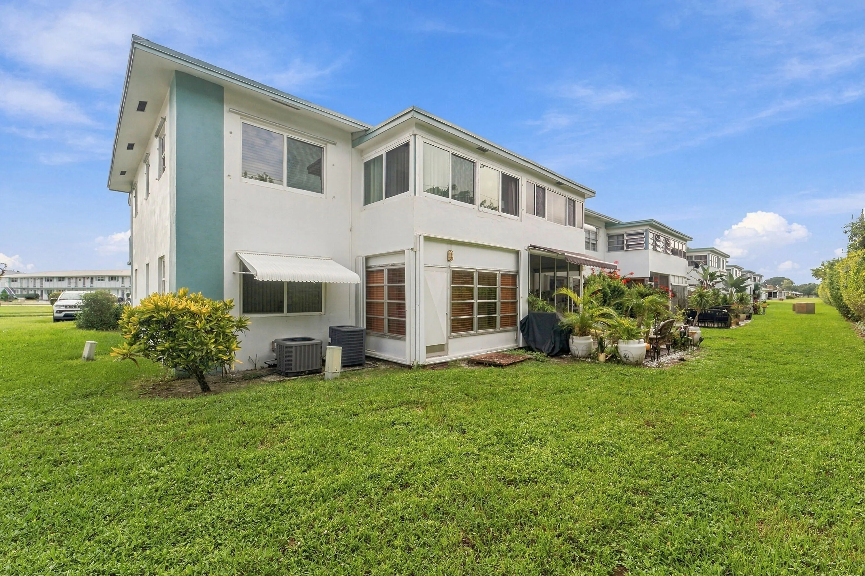 1117 LAKE Terrace #112