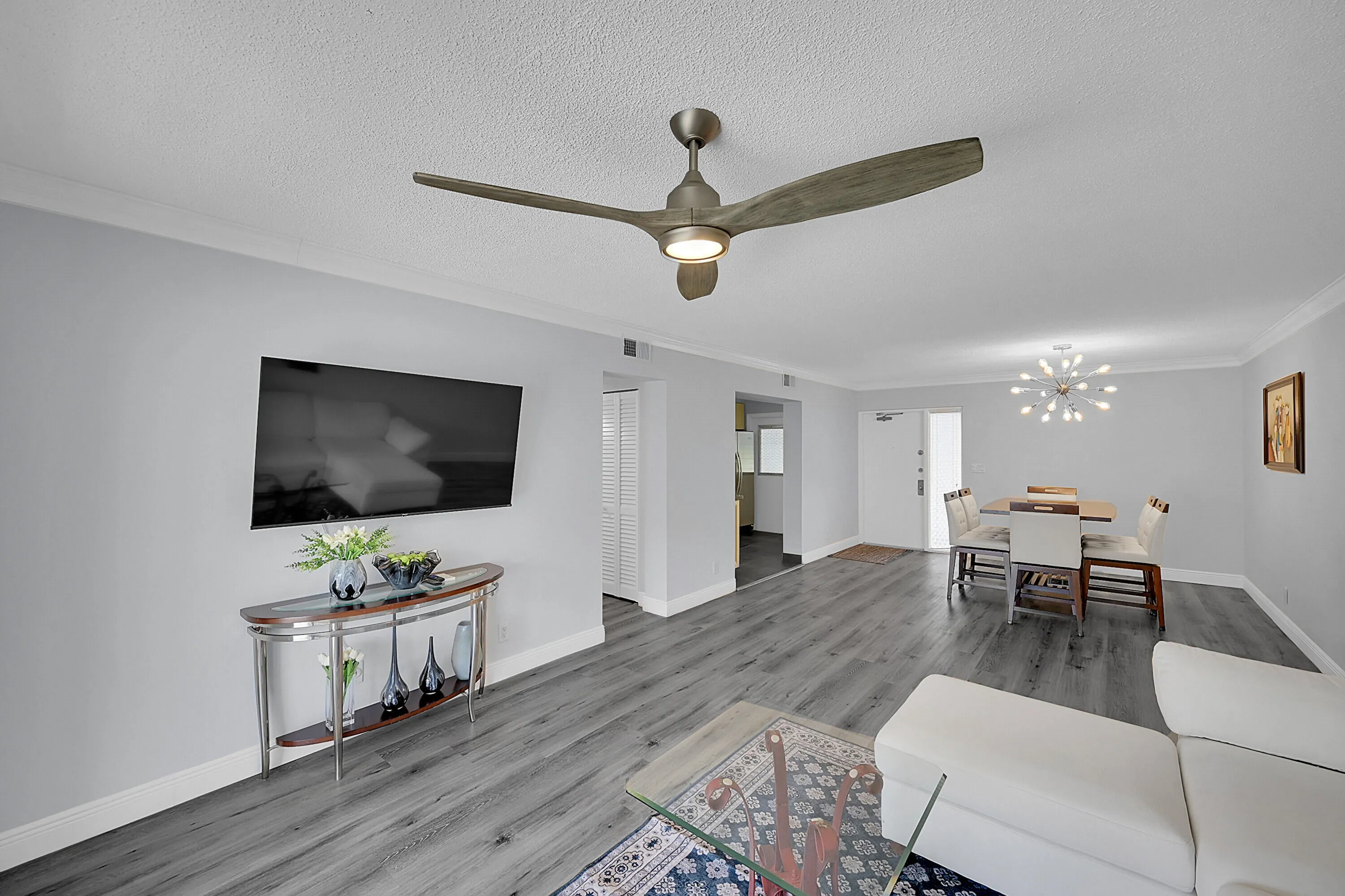800 E Camino Real #305