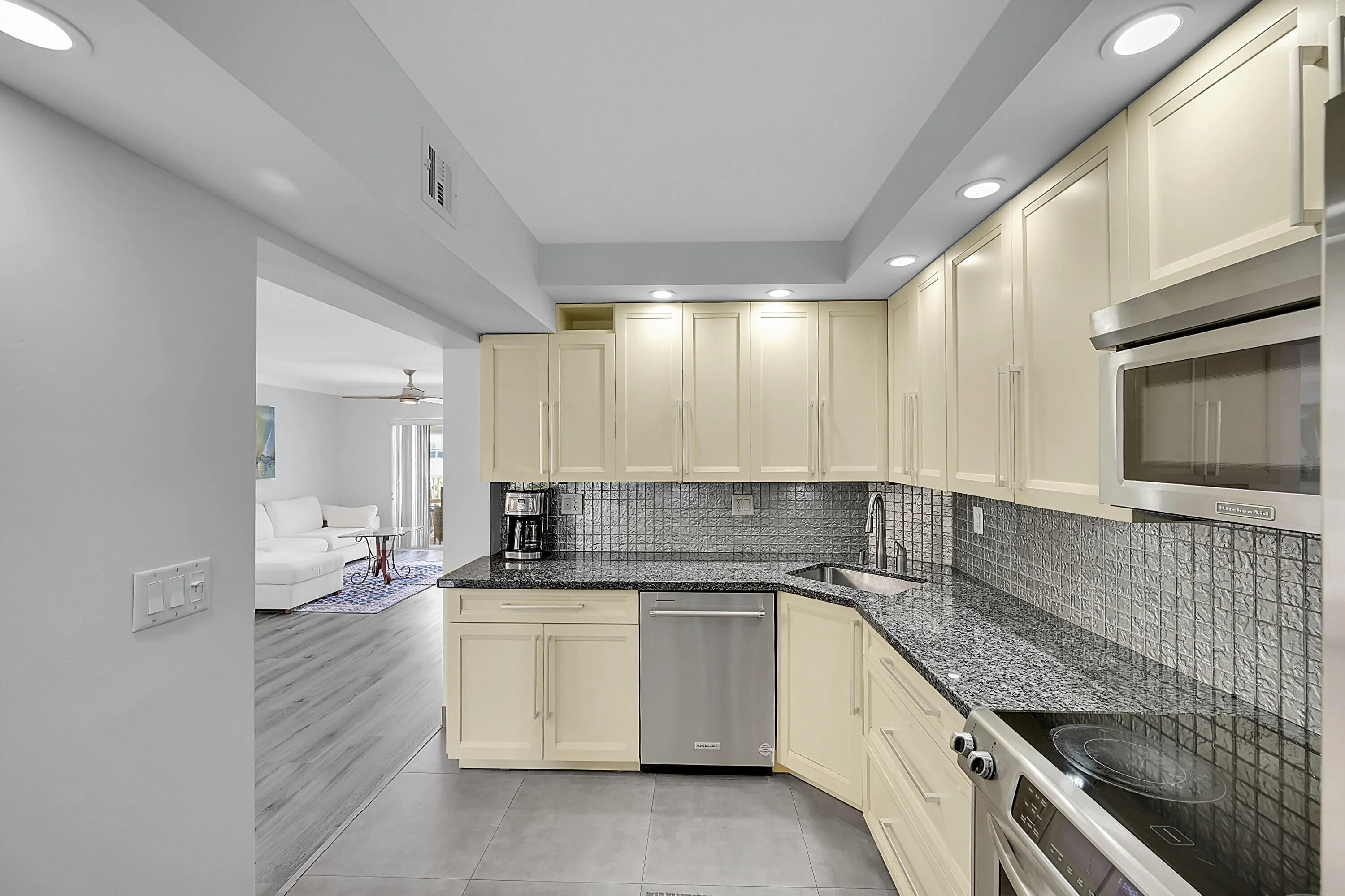 800 E Camino Real #305