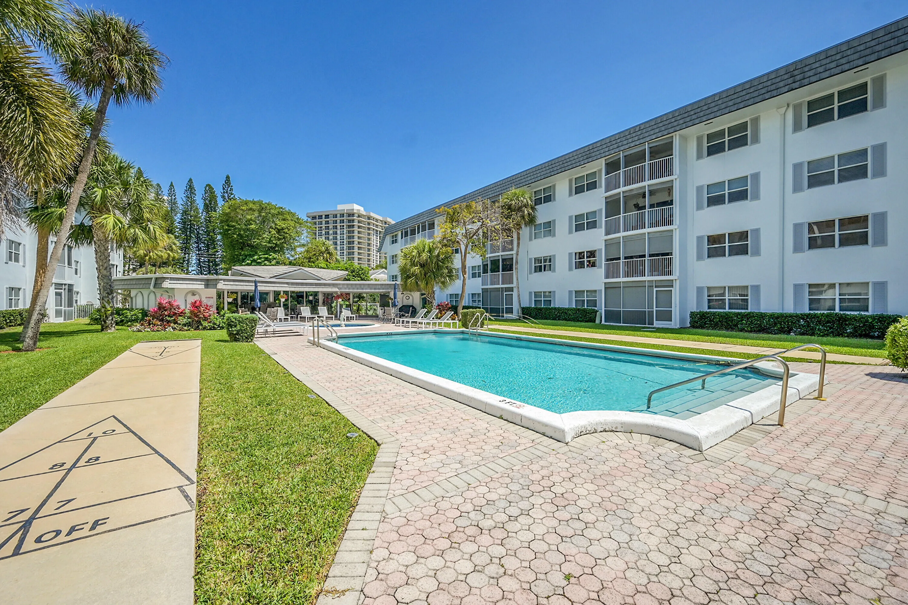 800 E Camino Real #305
