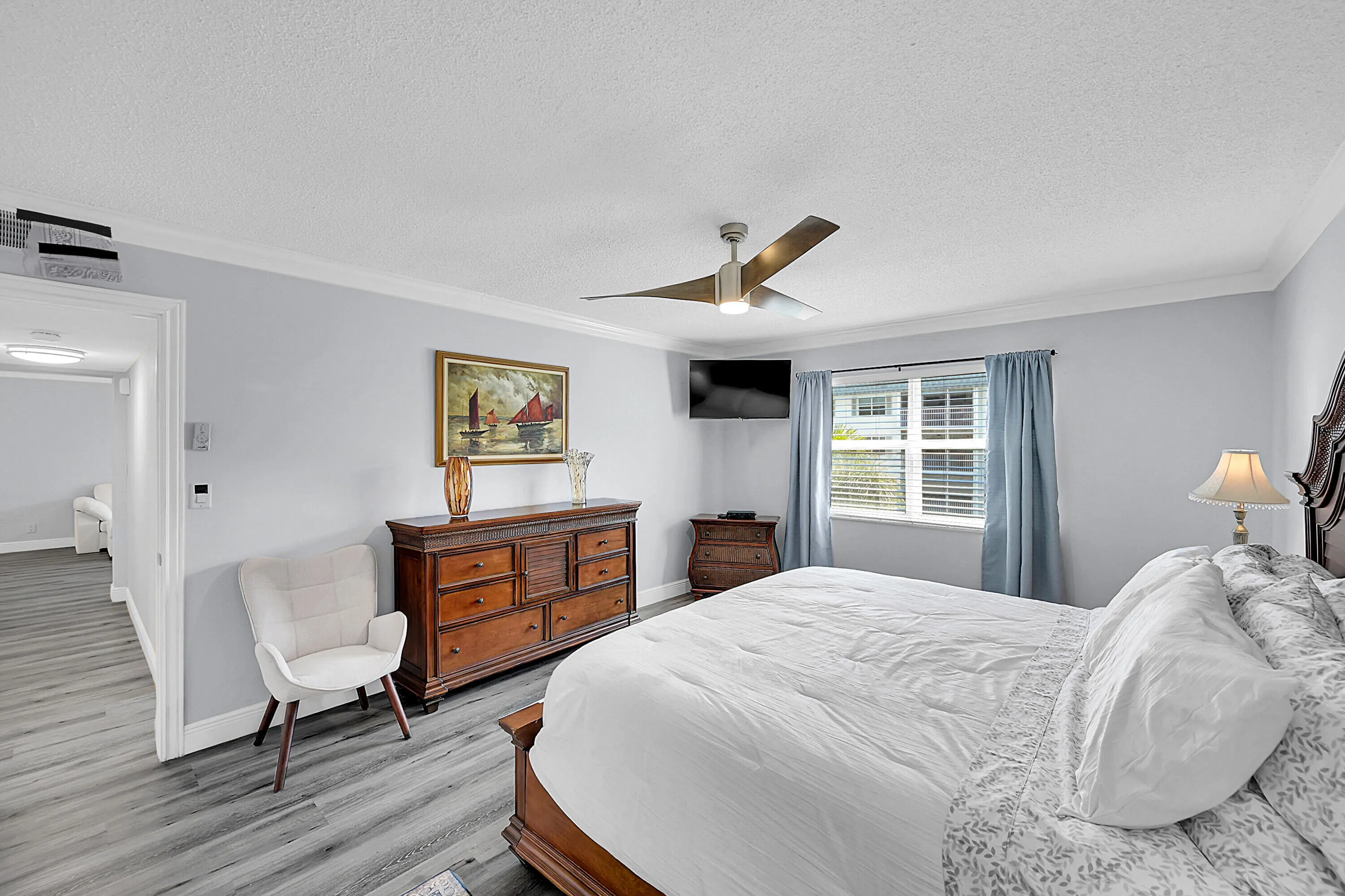 800 E Camino Real #305