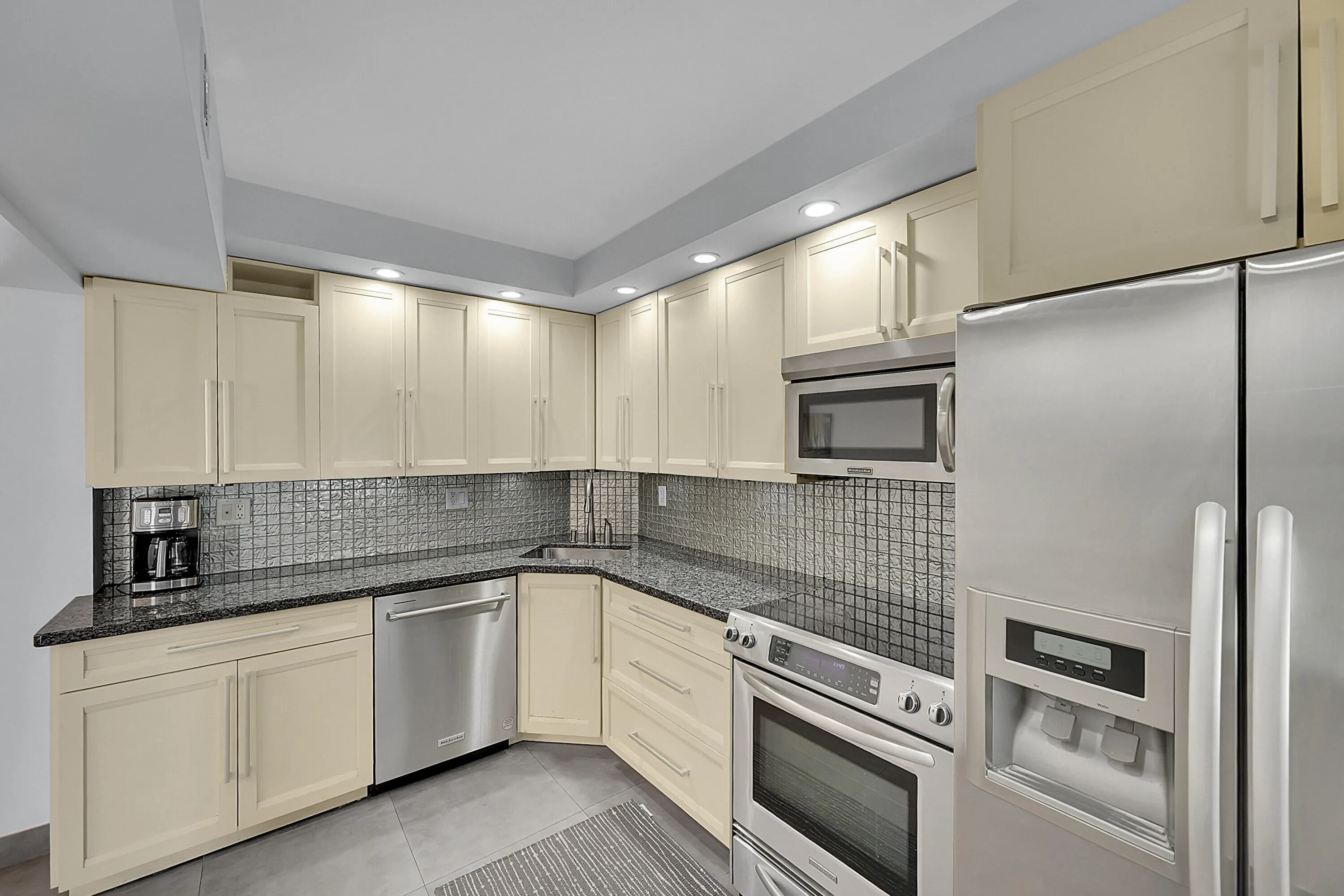 800 E Camino Real #305