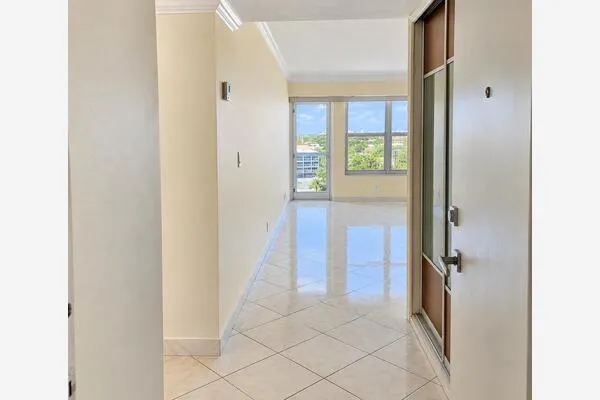 3700 GALT OCEAN Drive #712