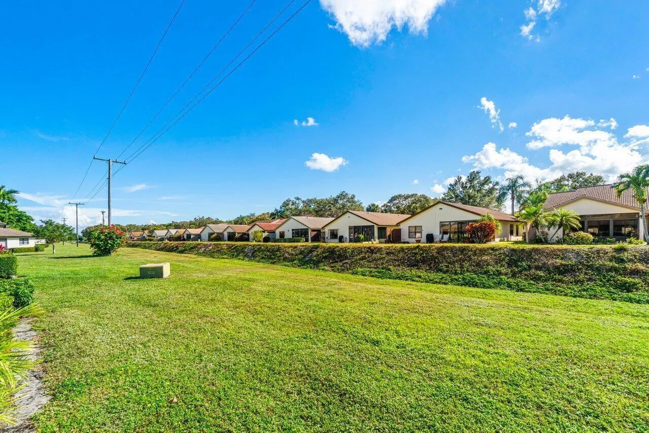 4862 Equestrian Road