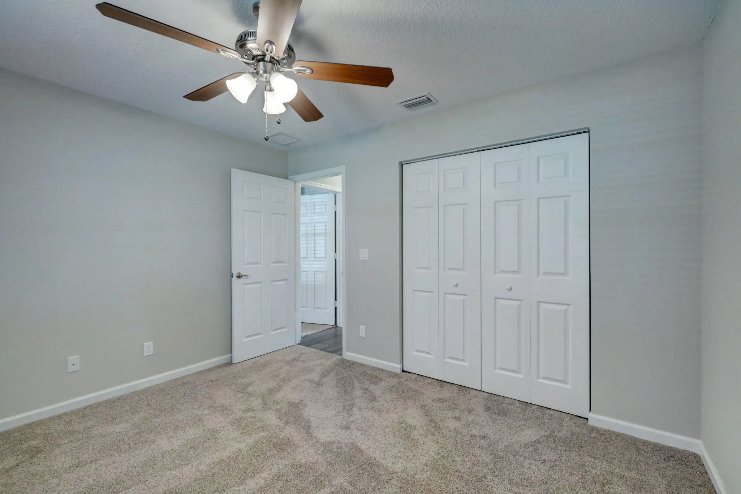 588 SW S Quick Circle
