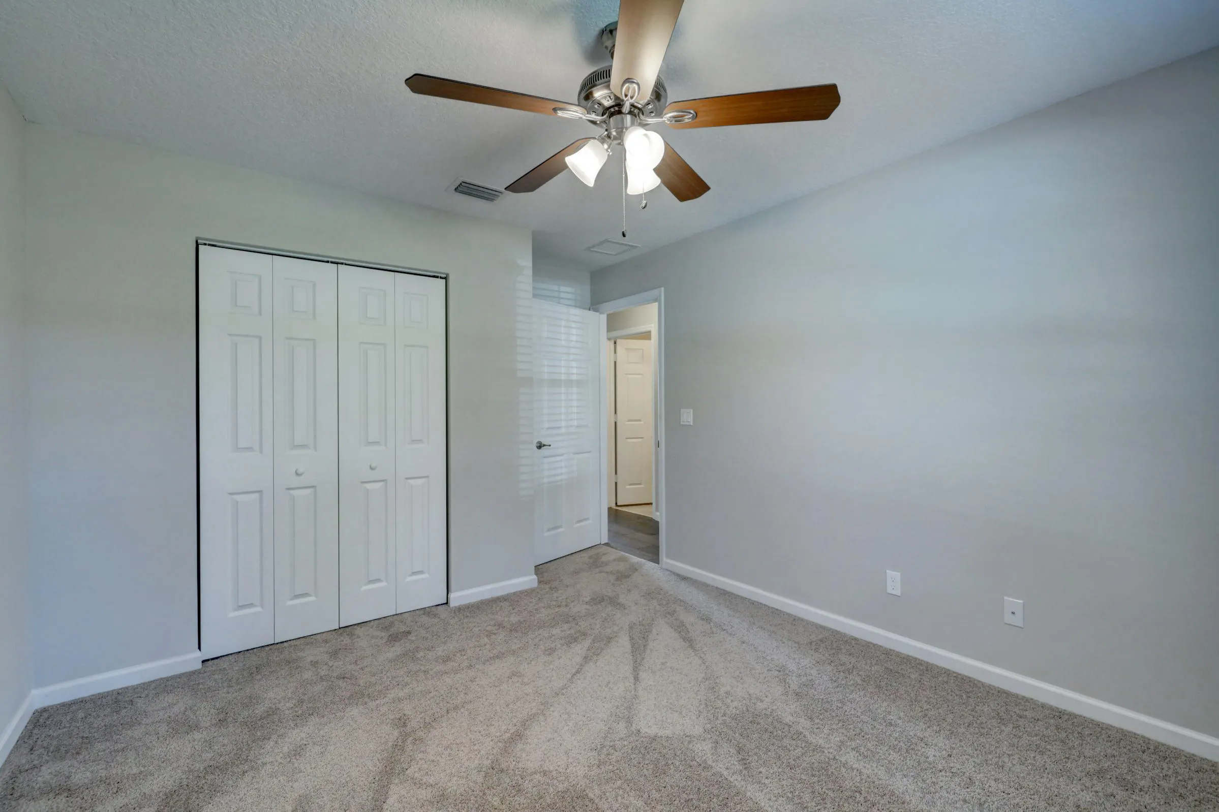 588 SW S Quick Circle