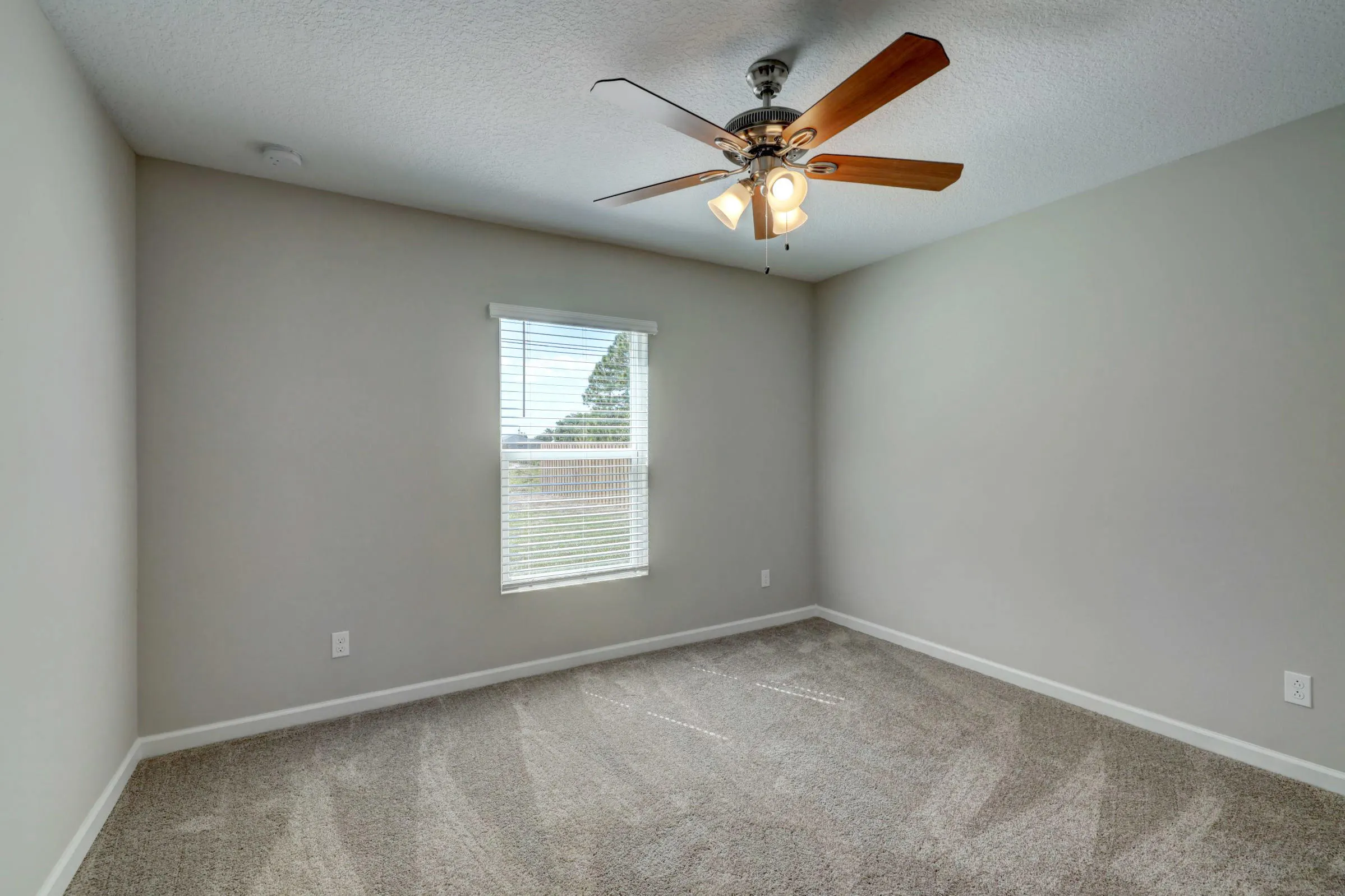588 SW S Quick Circle
