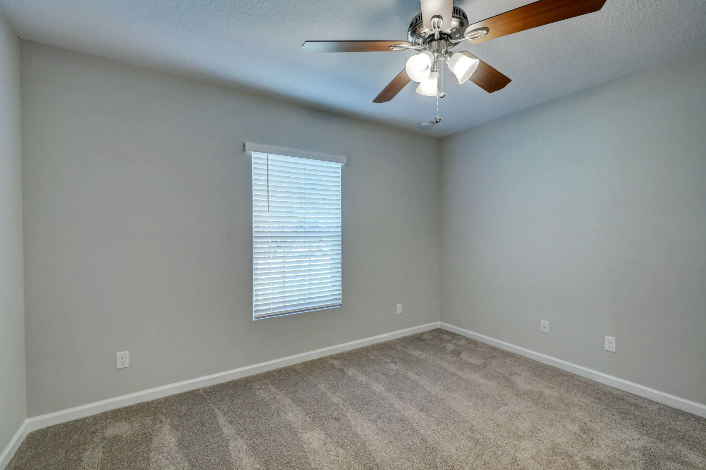 588 SW S Quick Circle