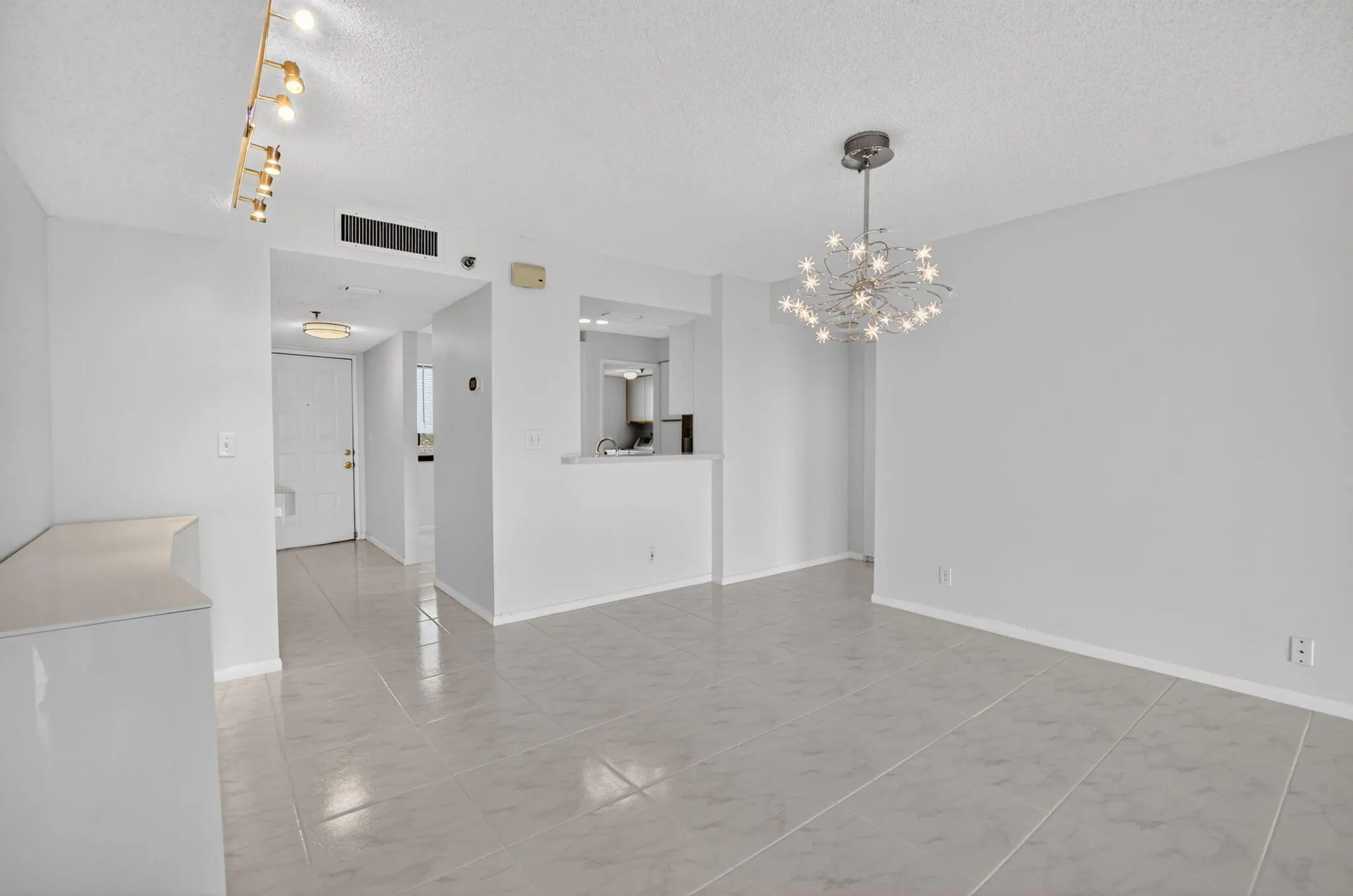 7370 S ORIOLE Boulevard #802