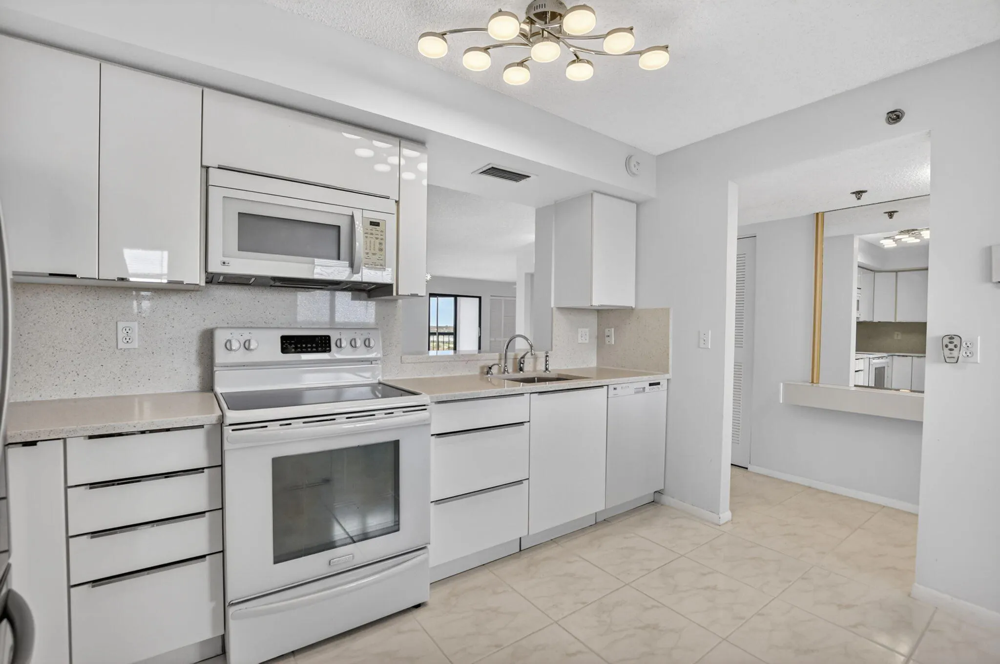 7370 S ORIOLE Boulevard #802