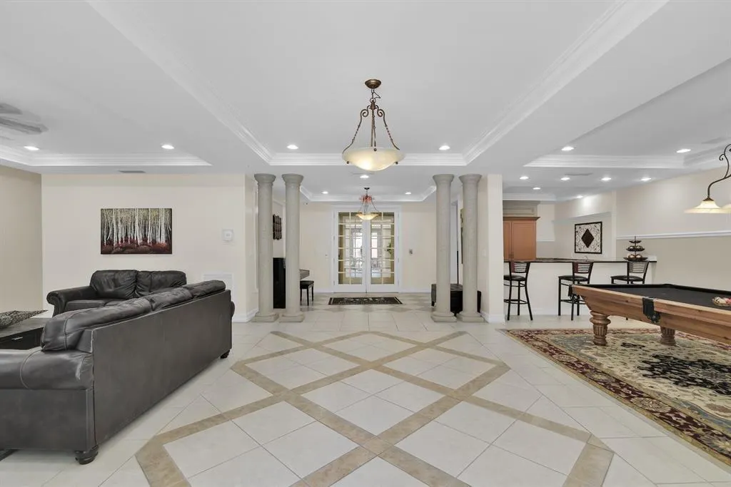 533 NE 3RD Avenue #548